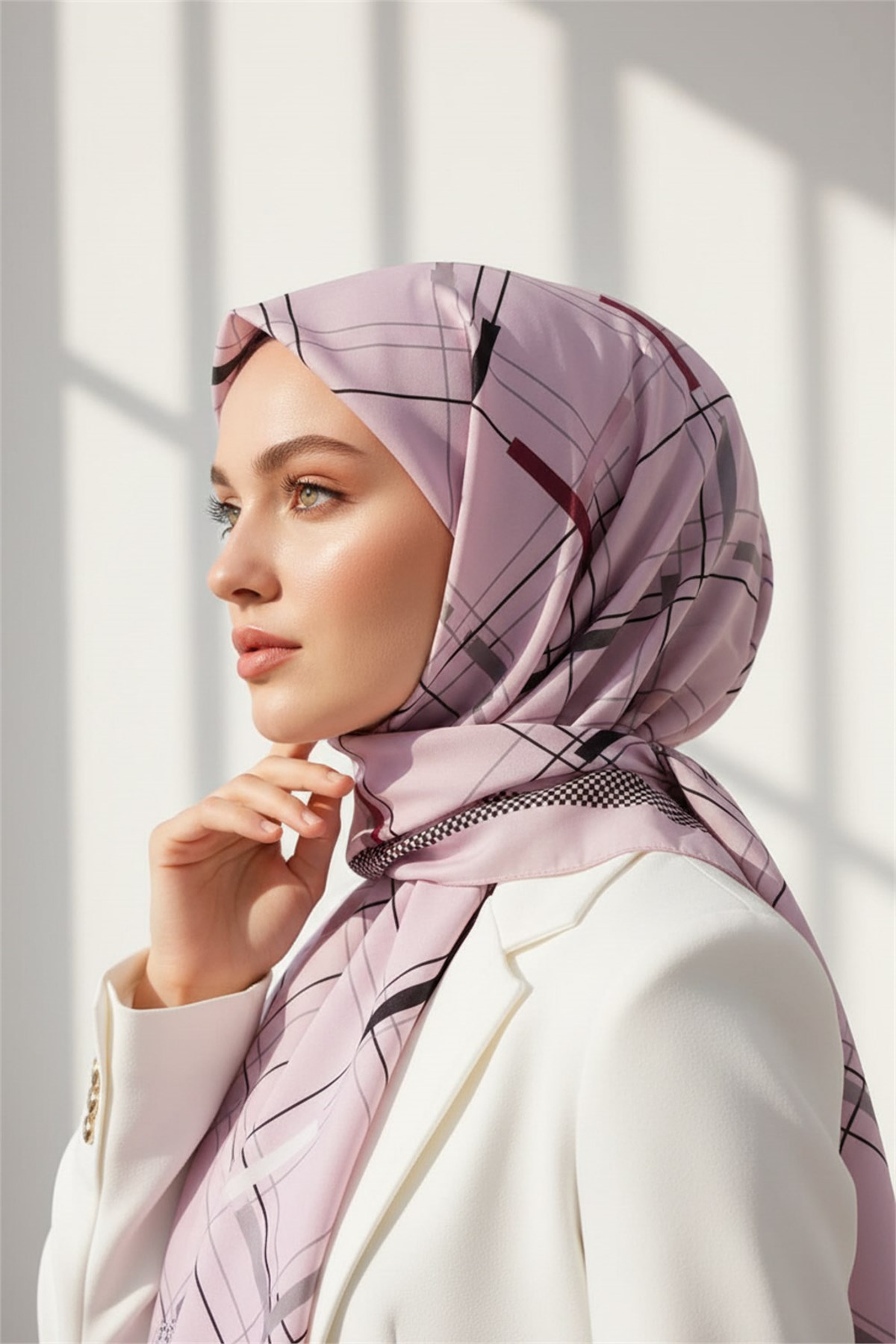 KREP GEOMETRİK DESENLİ PUDRA - SİYAH RENKLİ 75X195 KIRIŞMAZ ŞAL