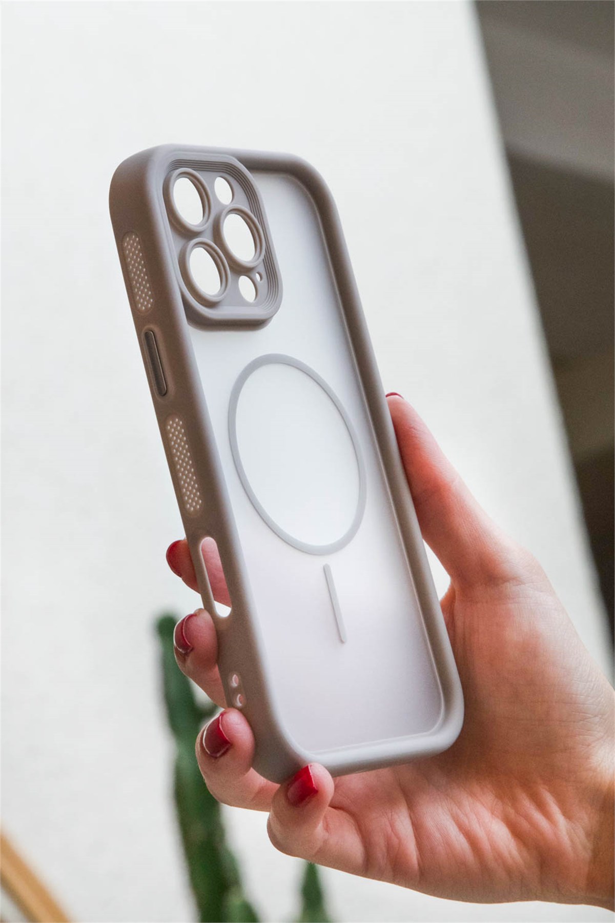 iPhone 16 Pro Max Kılıf – Kamera Korumalı – MagSafe Uyumlu – Gri Renk – Mat Silikon Telefon Kılıfı