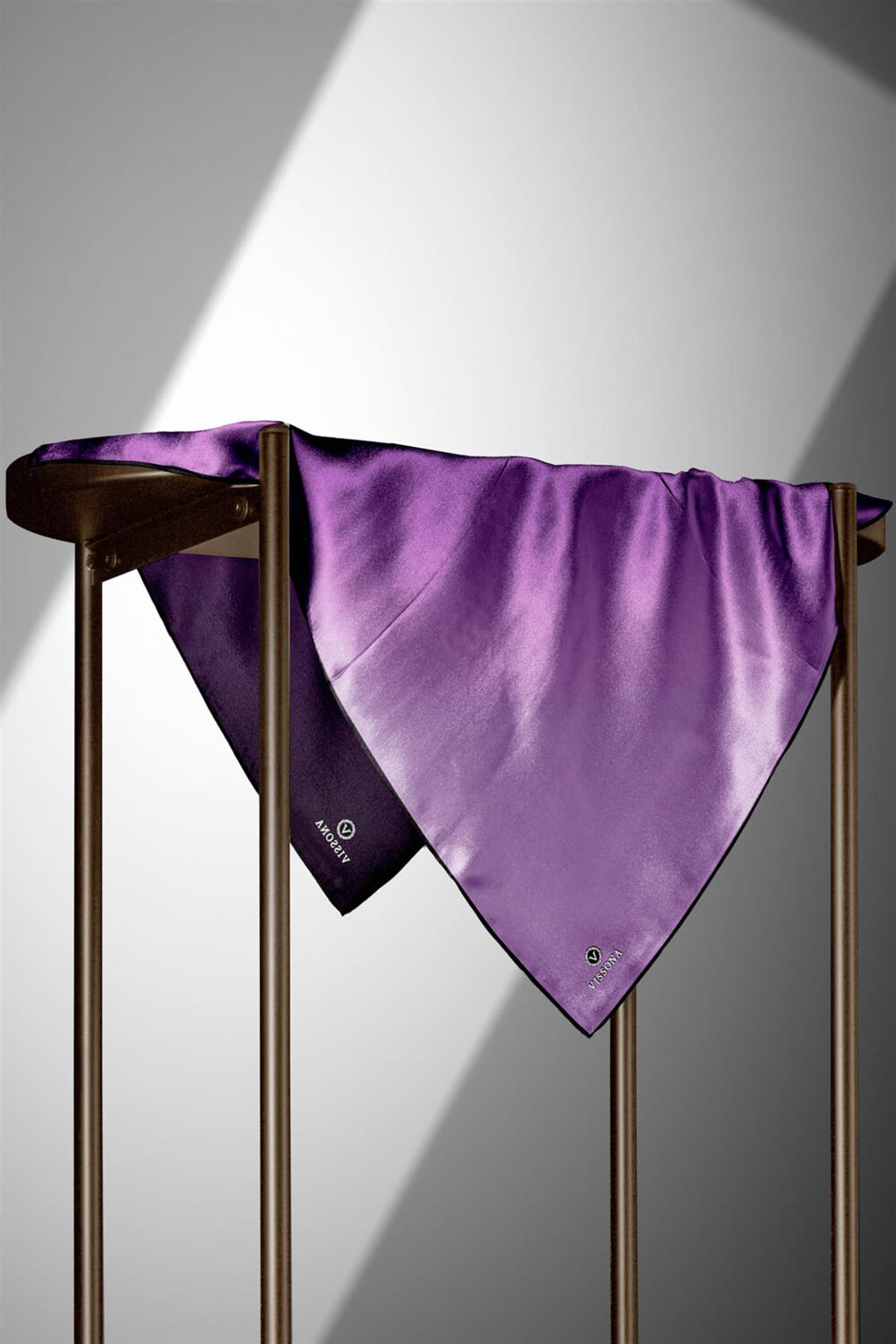 %100 Twill İpek Degrade Desenli Mürdüm Renkli 90x90 Eşarp Dikim Şekli : El Dikişi