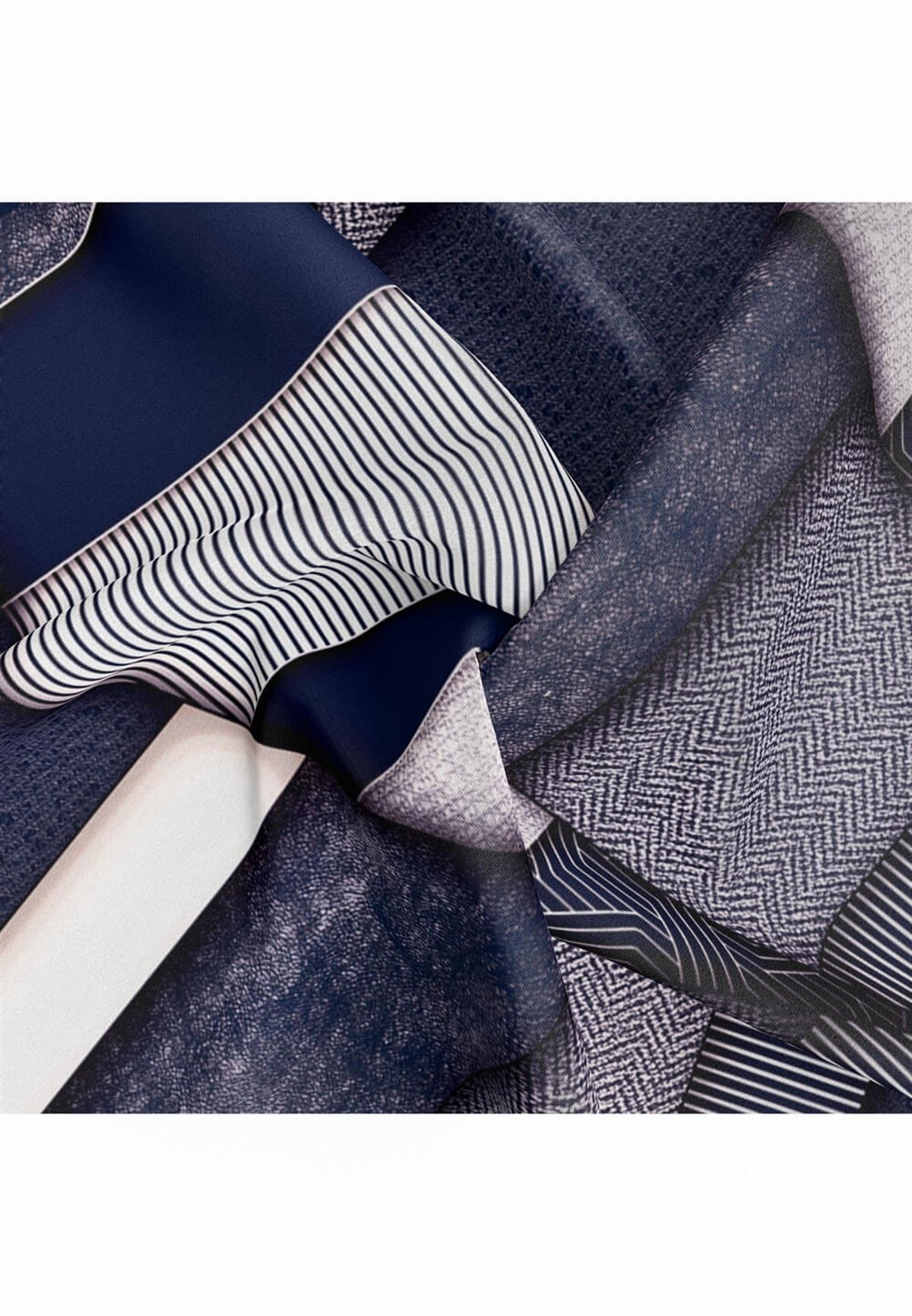 %100 Twill İpek Dokulu ve Geometrik Desenli Lacivert - Krem Renkli 90x90 Eşarp Dikim Şekli : El Dikişi