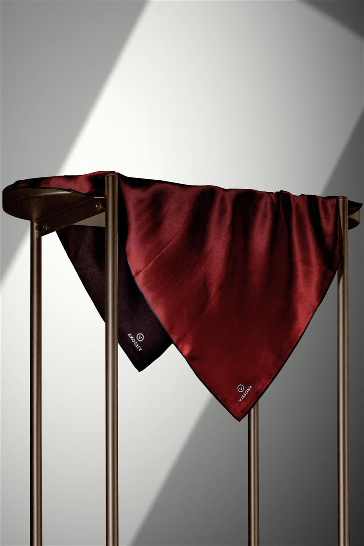 %100 Twill İpek Degrade Desenli Bordo Renkli 90x90 Eşarp Dikim Şekli : El Dikişi