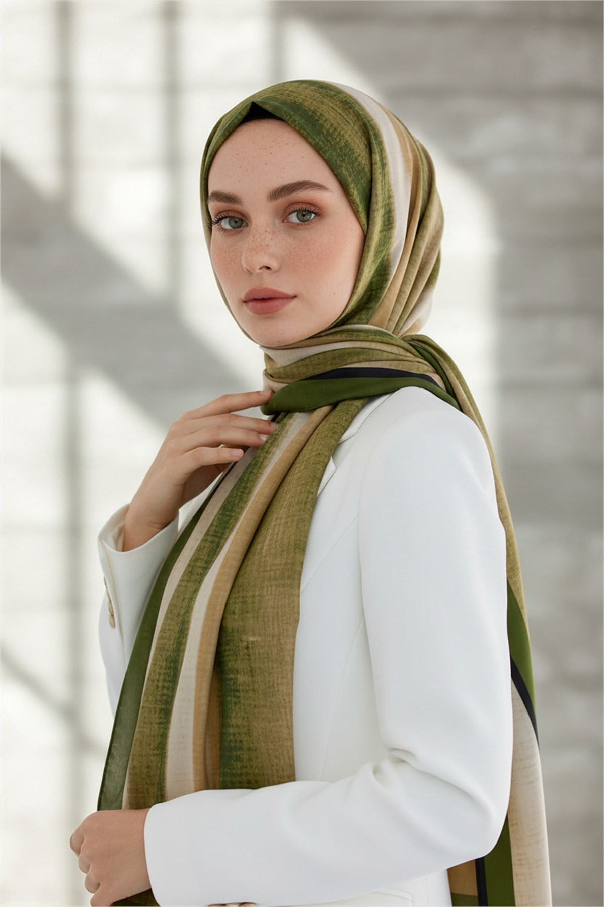 KREP BATİK DESENLİ HAKİ RENKLİ 75X195 KIRIŞMAZ ŞAL