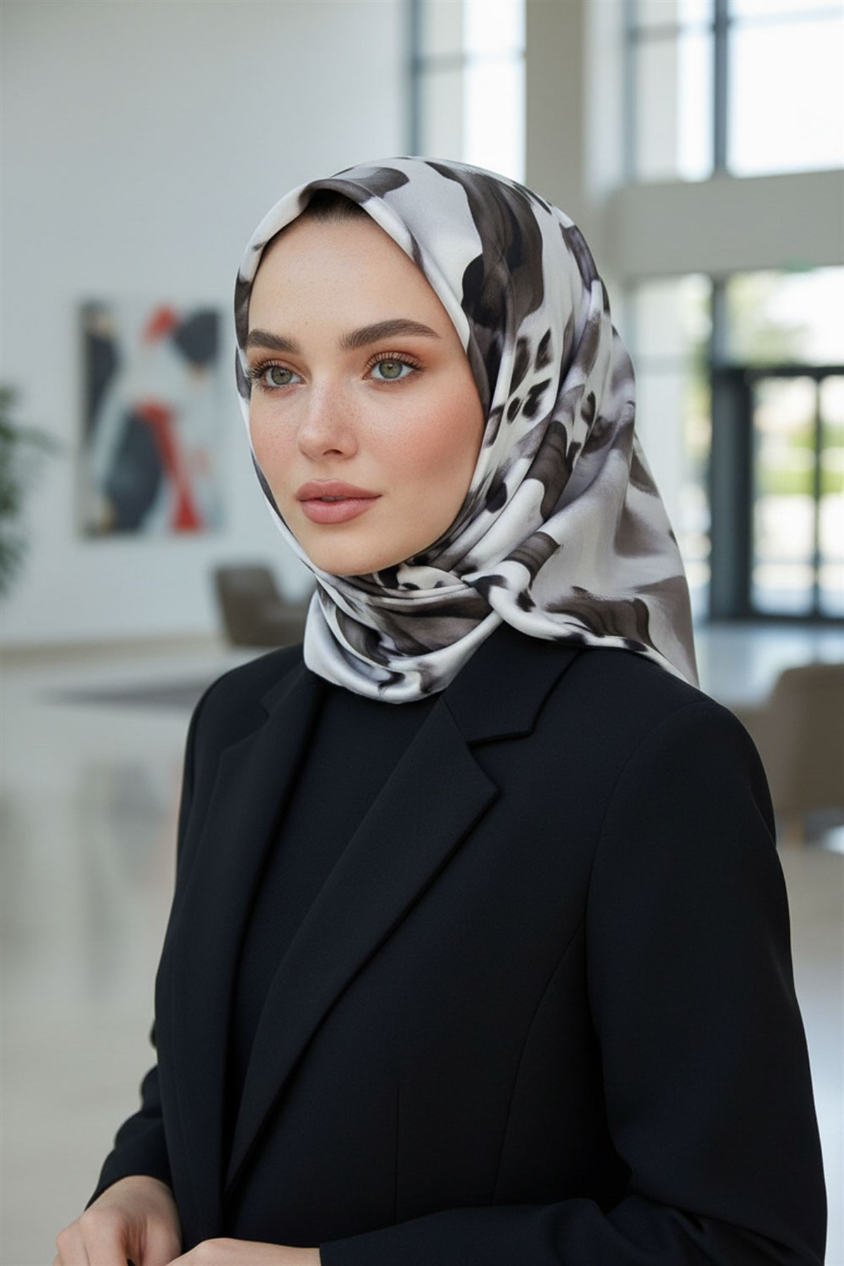 %100 Twill İpek Batik Desenli Siyah - Beyaz Renkli 90x90 Eşarp Dikim Şekli : El Dikişi