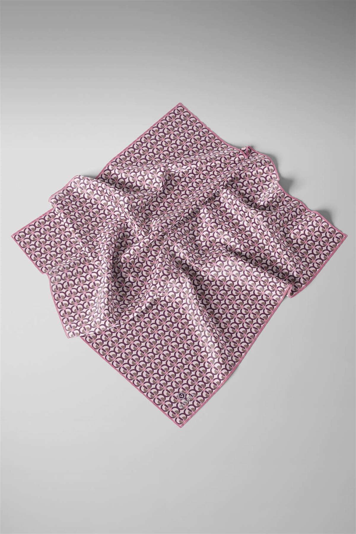 %100 Twill İpek Geometrik Desenli Pudra Renkli 90x90 Eşarp Dikim Şekli : El Dikişi