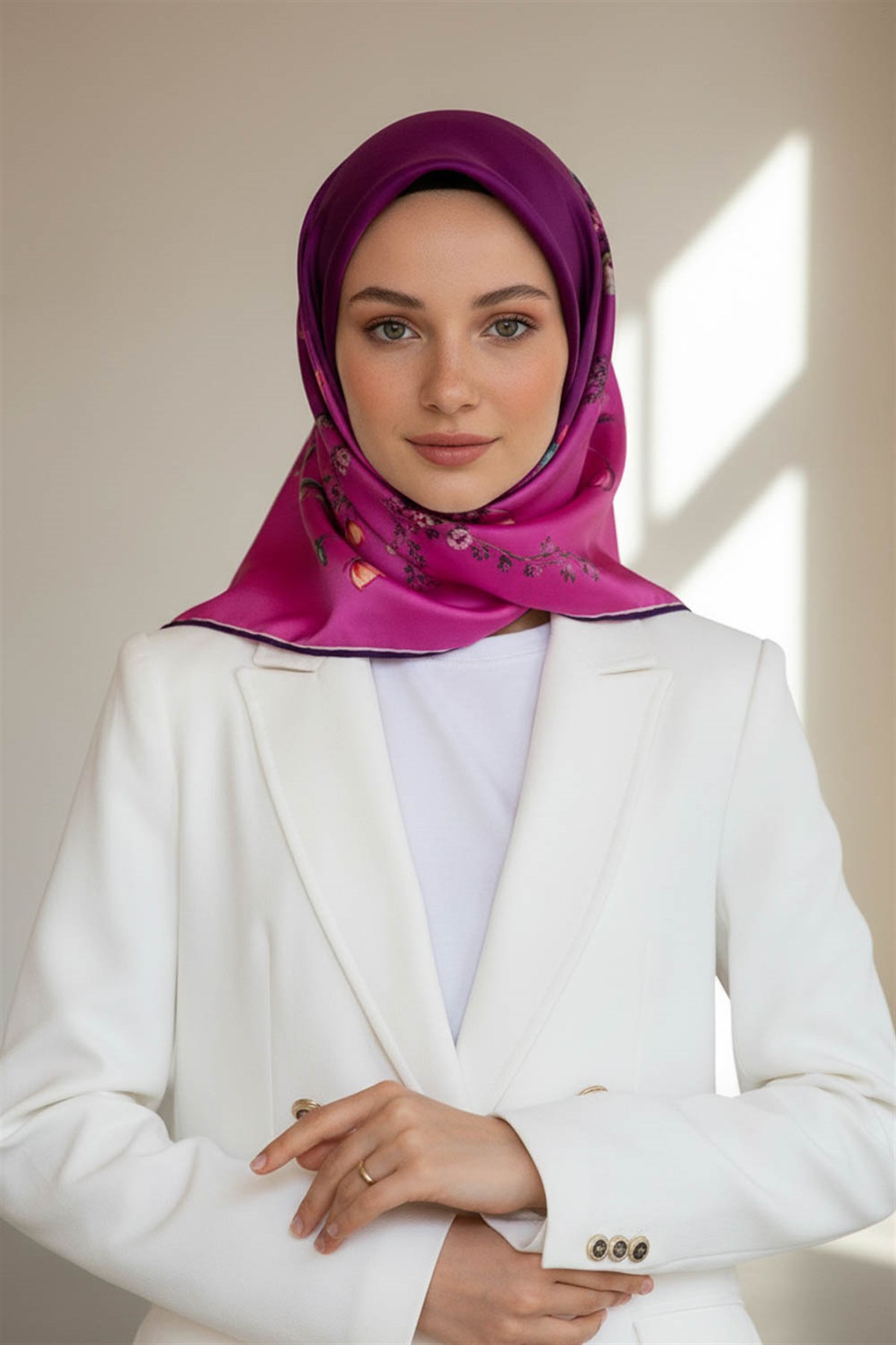 %100 Twill İpek Sonsuz Çiçek Desenli Mürdüm Renkli 90x90 Eşarp Dikim Şekli : El Dikişi