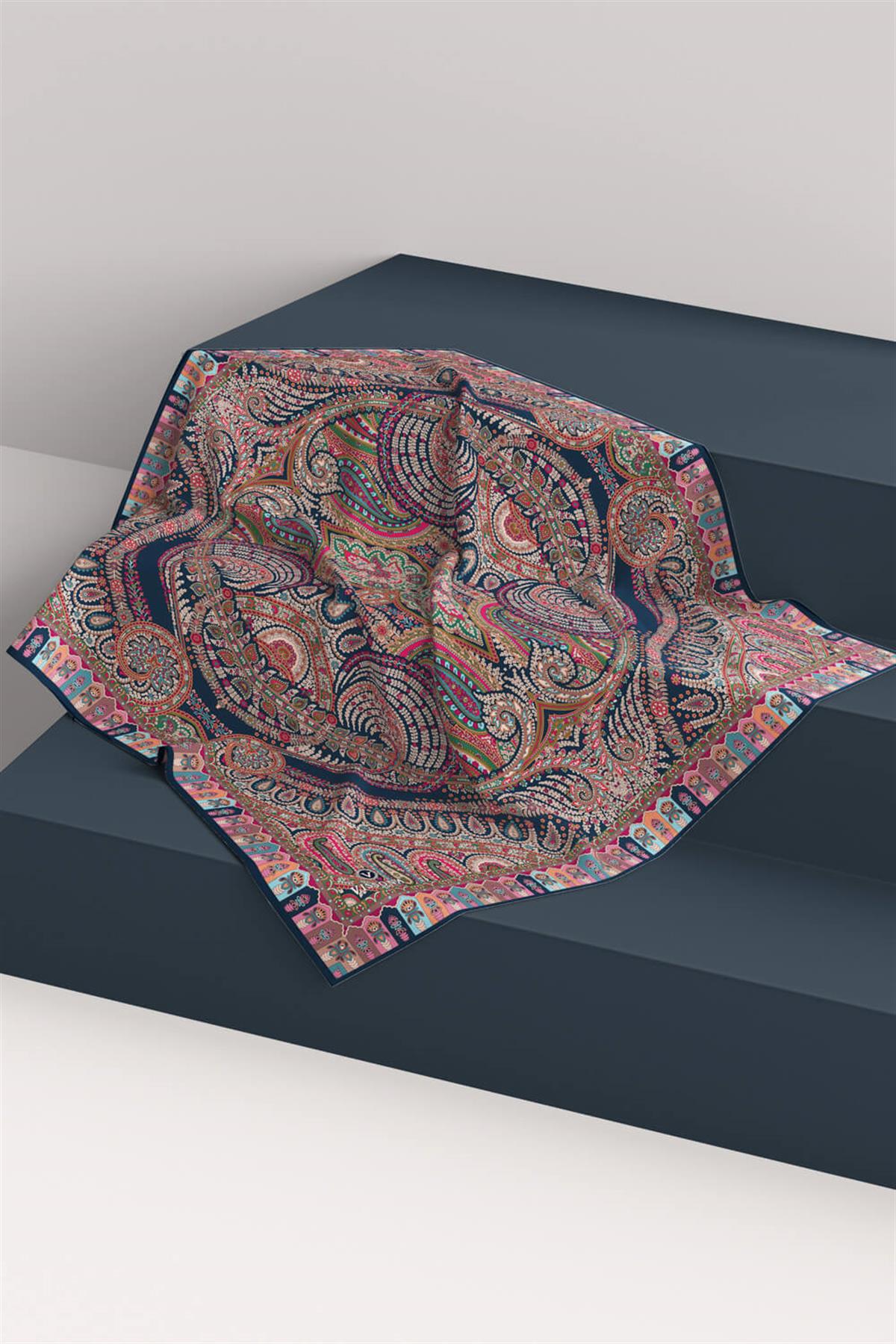 %100 Twill İpek Etro Desenli Lacivert Renkli 90x90 Eşarp Dikim Şekli : El Dikişi