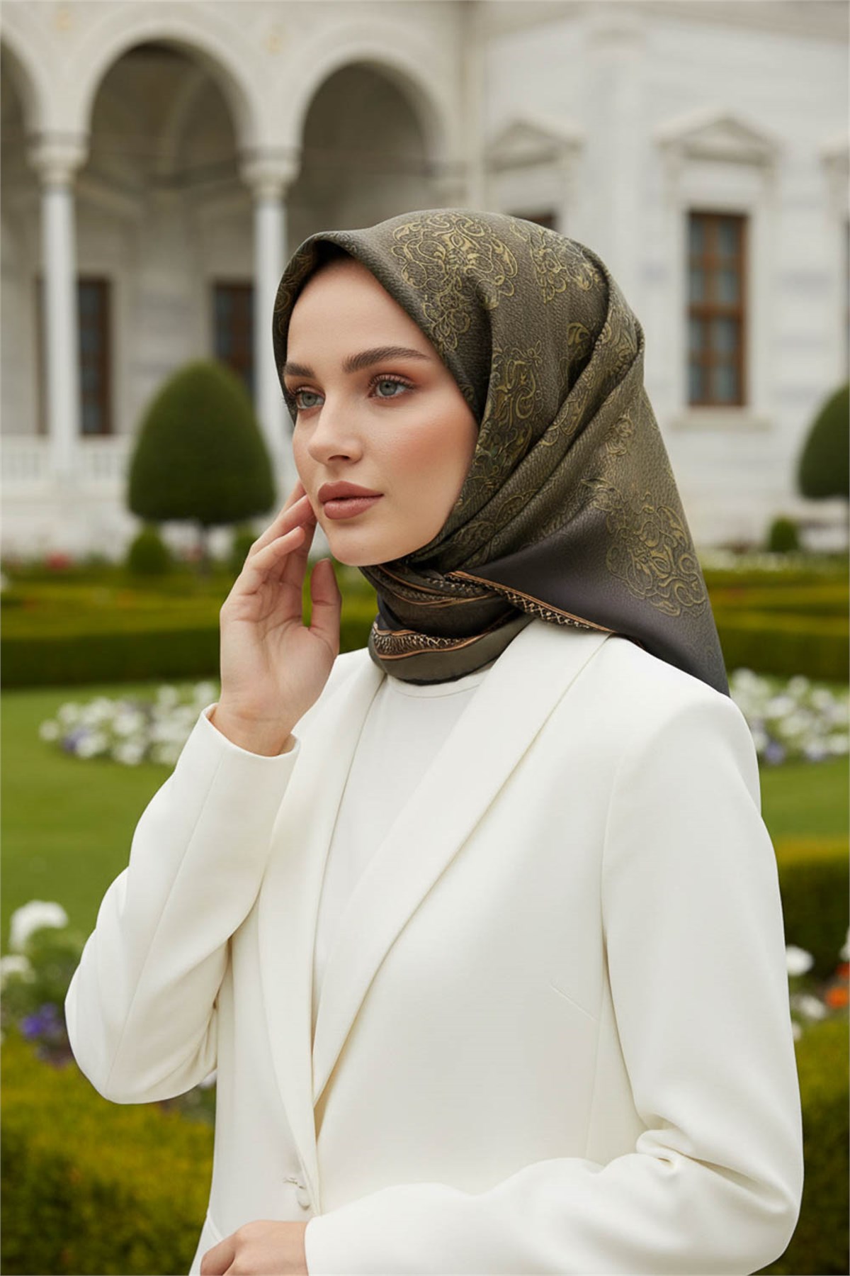 %100 Twill İpek Eşarp 90x90 Haki Yeşili Barok Desenli El Dikişli Kadın Eşarp