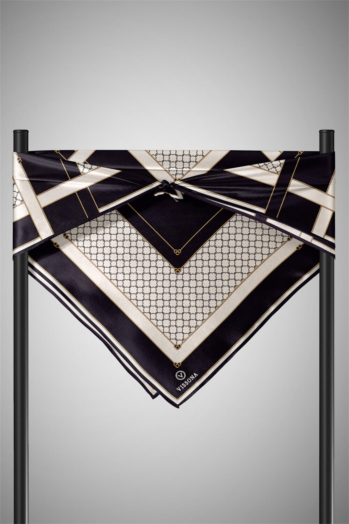 %100 Twill İpek Geometrik Desenli Siyah - Krem Renkli 90x90 Eşarp Dikim Şekli : El Dikişi