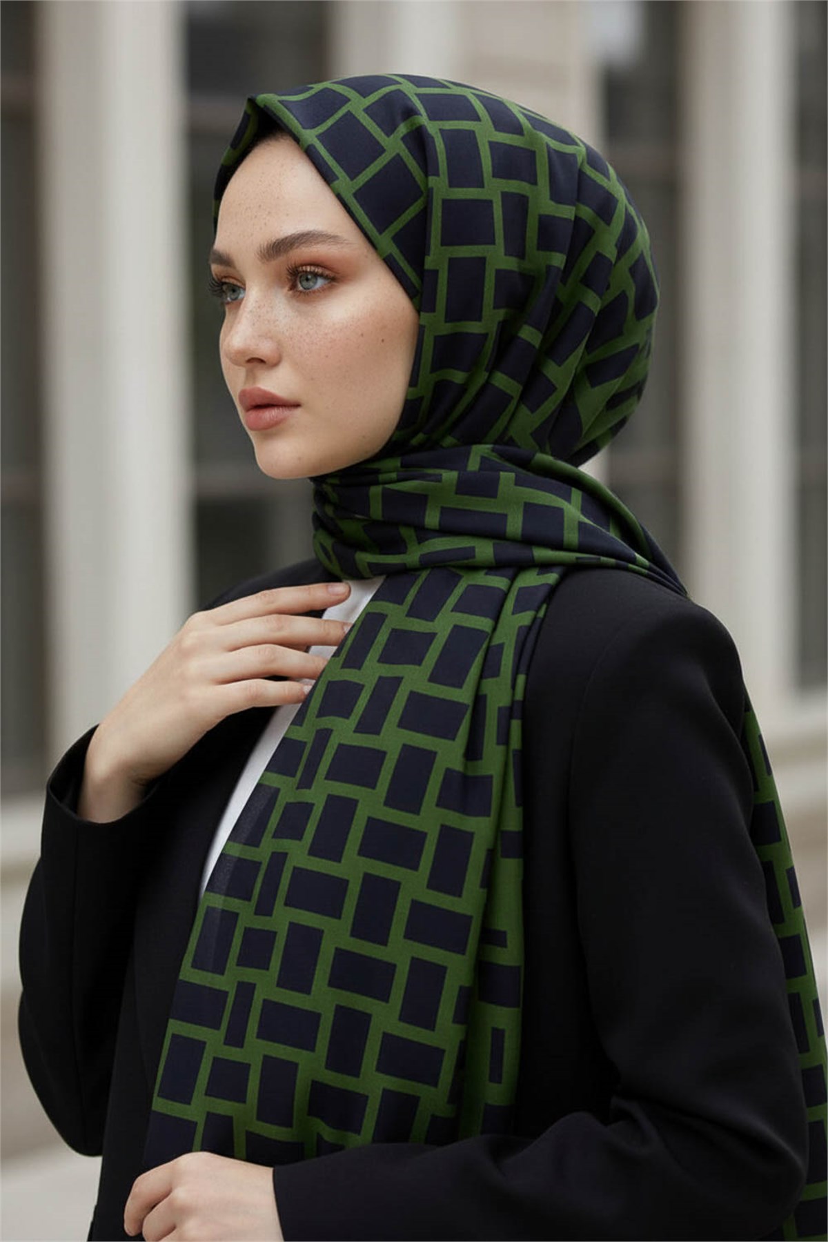 KREP KARELİ DESENLİ ZÜMRÜT YEŞİLİ RENKLİ 75X195 KIRIŞMAZ ŞAL