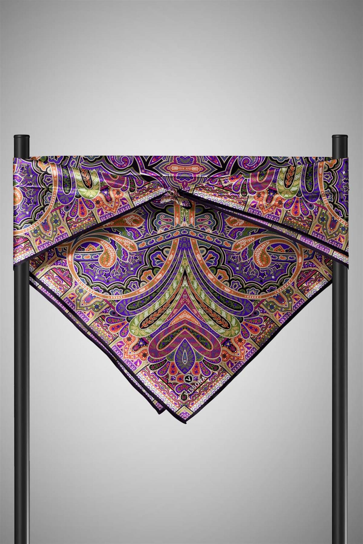 100% Twill İpek Etnik Desenli Siyah - Mor Renkli 90x90 Dikim Şekli : El Dikişi Eşarp