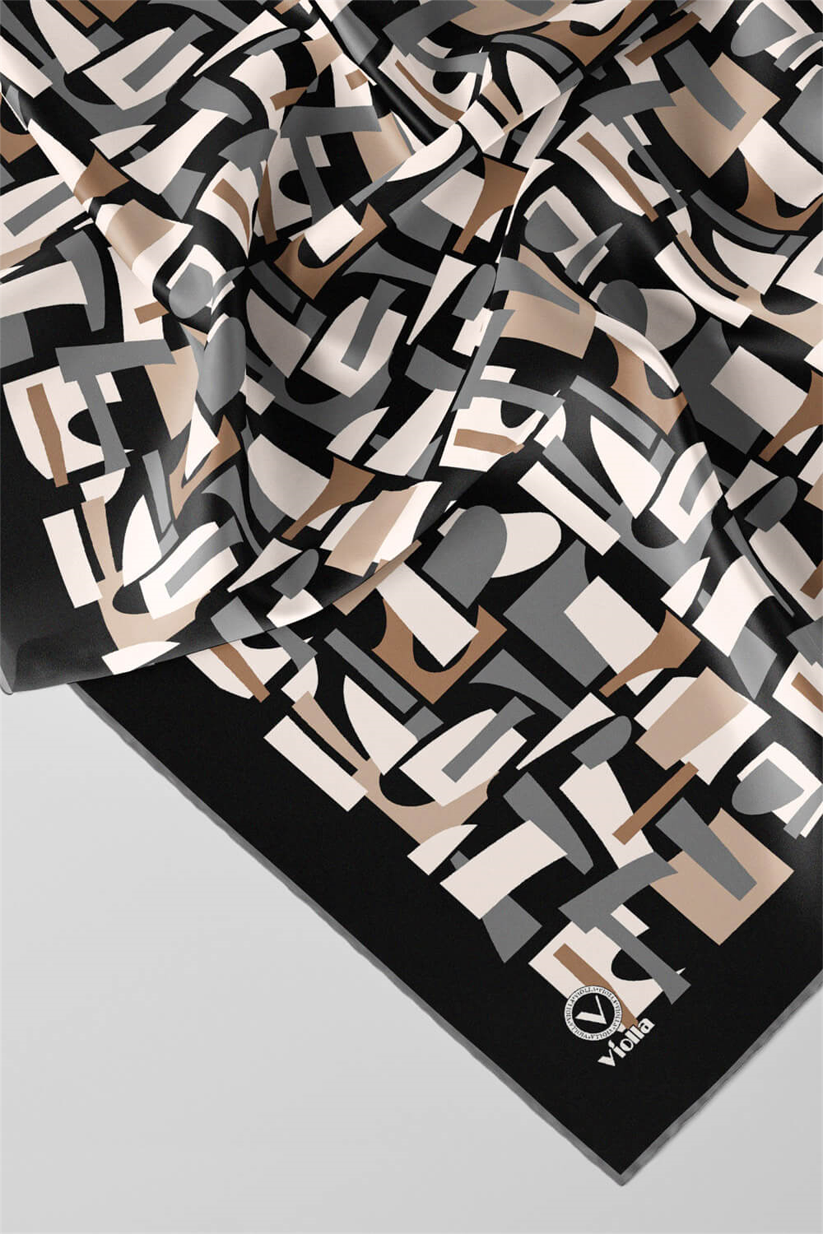 Twill Geometrik Desenli Bej - Gri Renkli 90x90 Eşarp (İpek İçermez) Dikim Şekli : El Dikişi