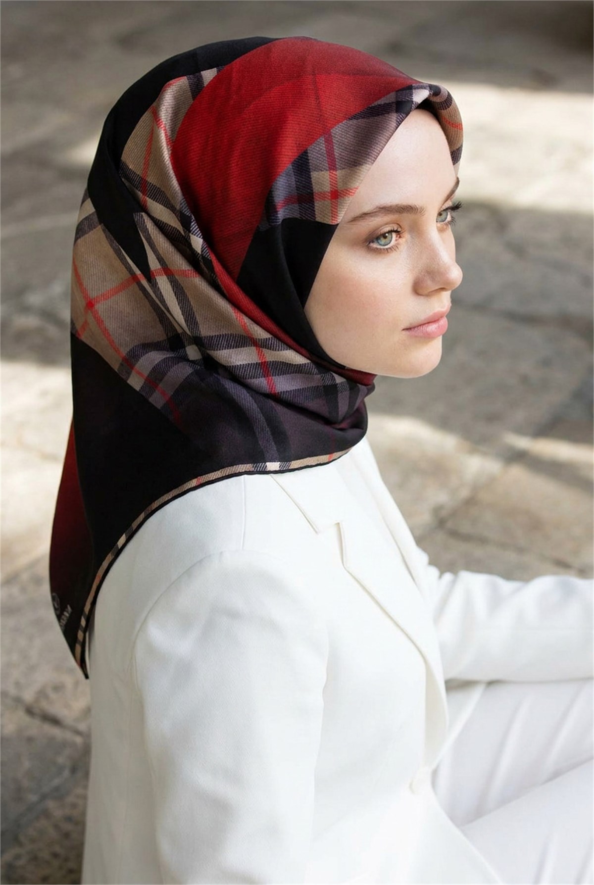 %100 Twill İpek Eşarp 90x90 Kırmızı Siyah Ekose Desenli El Dikişli Kadın Eşarp