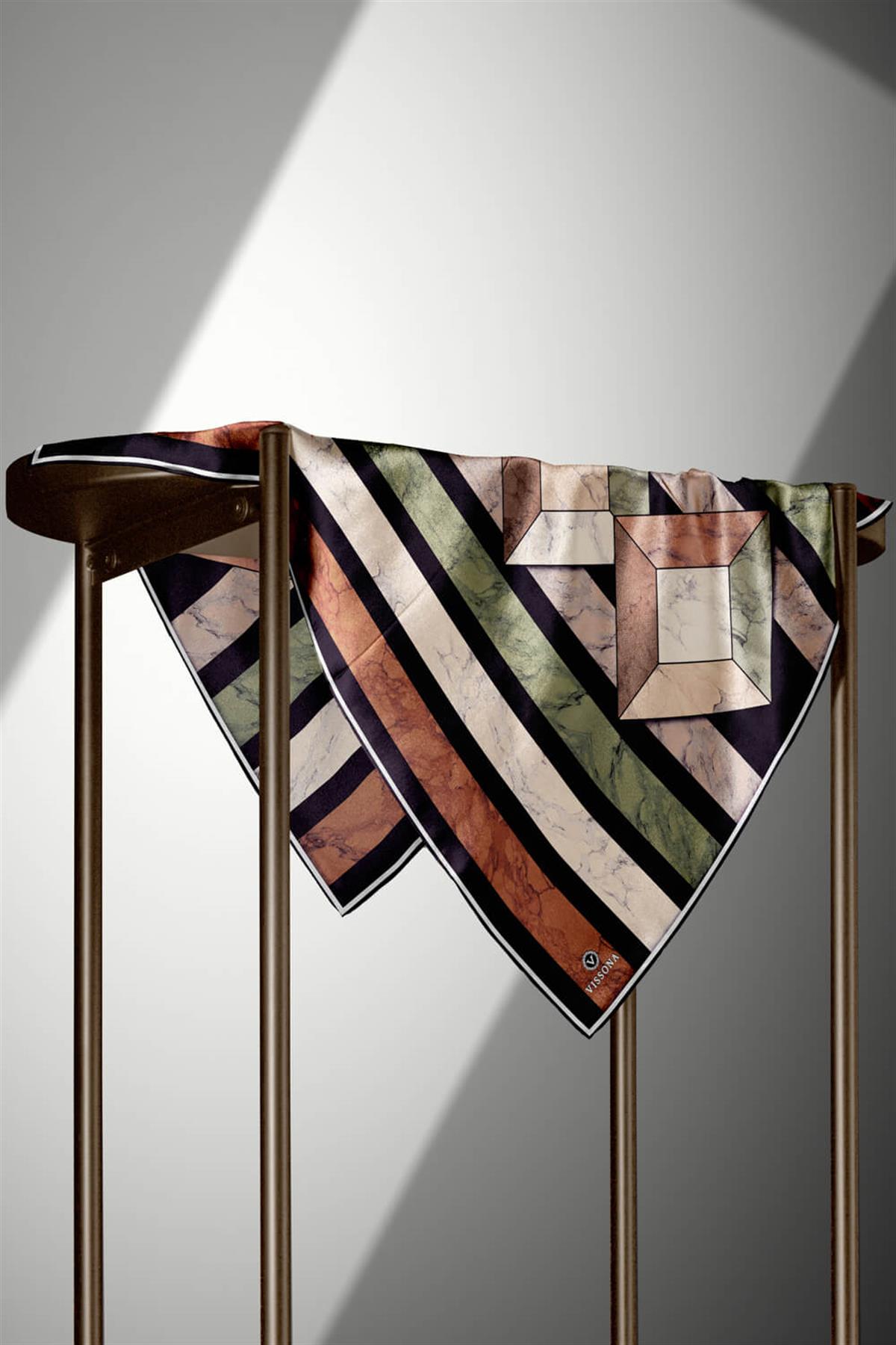 %100 Twill İpek Geometrik Mermer Desenli Haki - Bakır Renkli 90x90 Eşarp Dikim Şekli : El Dikişi