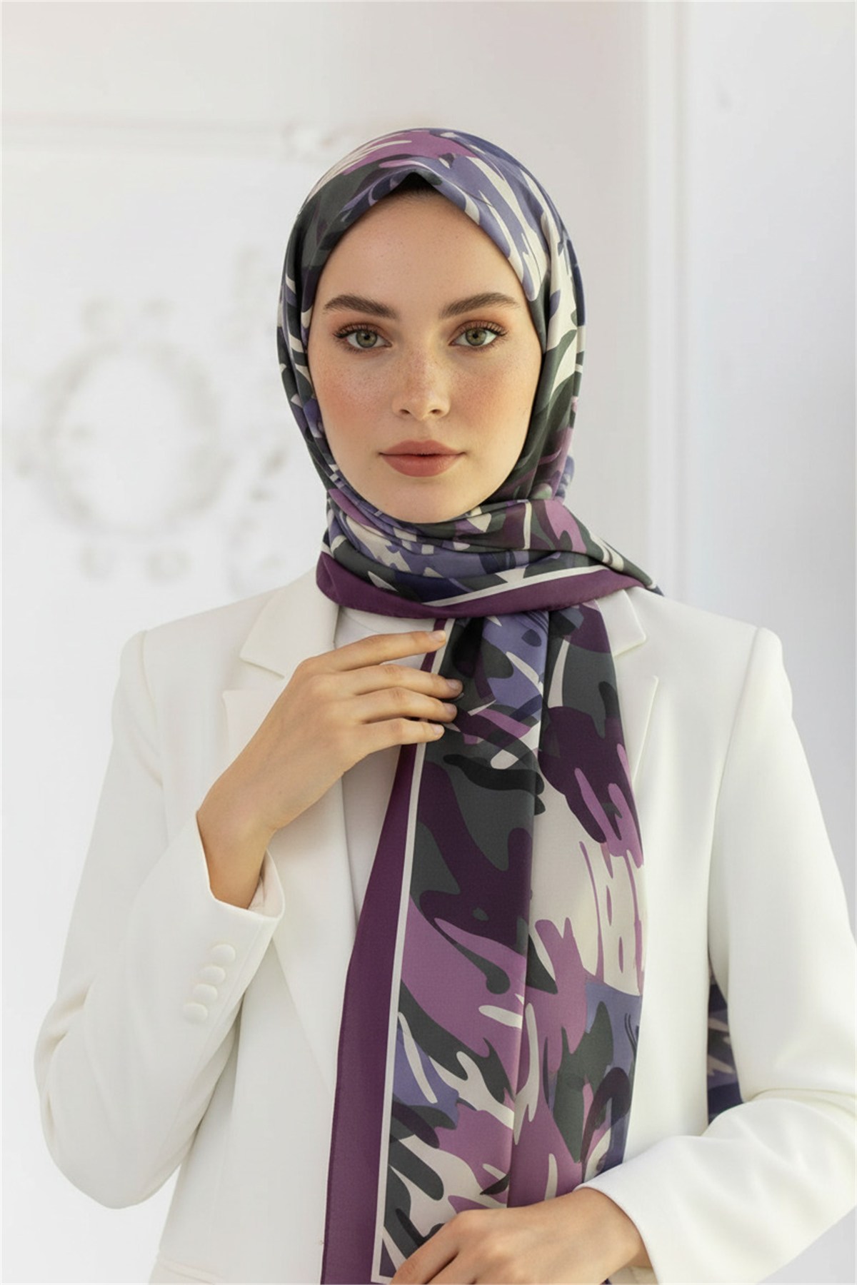 KREP GEOMETRİK DESENLİ MOR RENKLİ 75X195 KIRIŞMAZ ŞAL