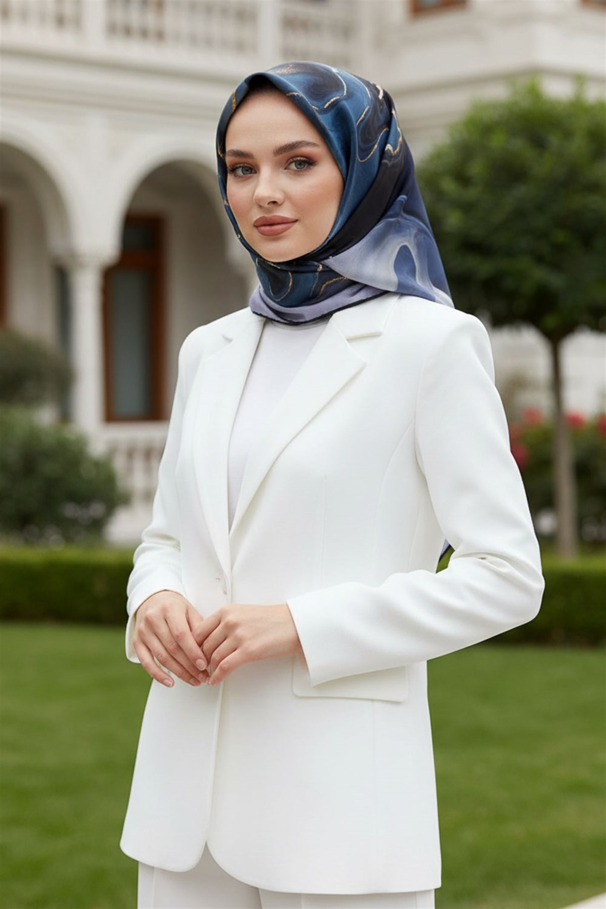 %100 Twill İpek Batik Desenli Saks - Lacivert Renkli 90x90 Eşarp Dikim Şekli : El Dikişi