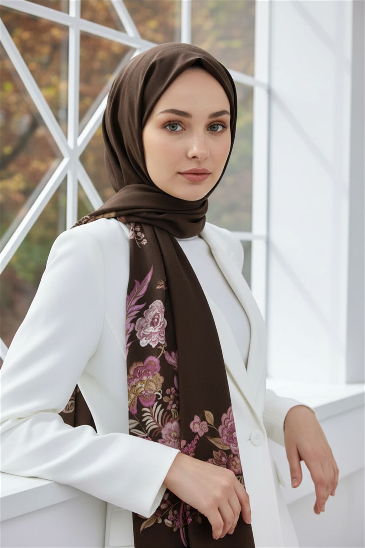 KREP NAKIŞ ÇİÇEK DESENLİ KAHVERENGİ RENKLİ 75X195 KIRIŞMAZ ŞAL