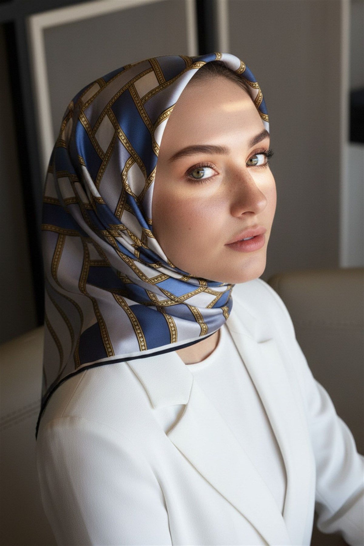 %100 Twill İpek Hasır Örgü Desenli İndigo - Gümüş Renkli 90x90 Eşarp Dikim Şekli : El Dikişi