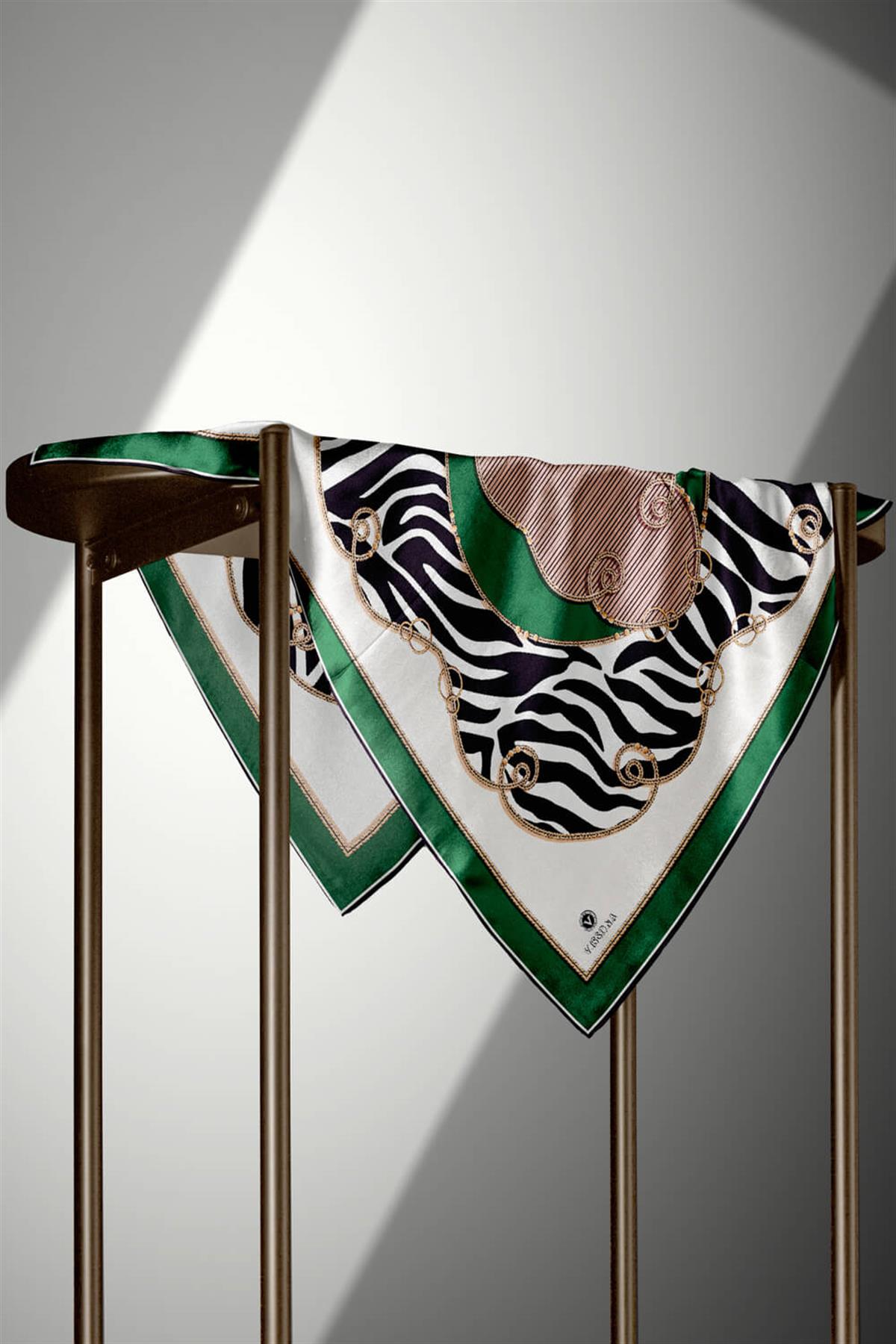 %100 Twill İpek Zincirli Ve Zebra Desenli Zümrüt Yeşili - Vizon Renkli 90x90 Eşarp Dikim Şekli : El Dikişi