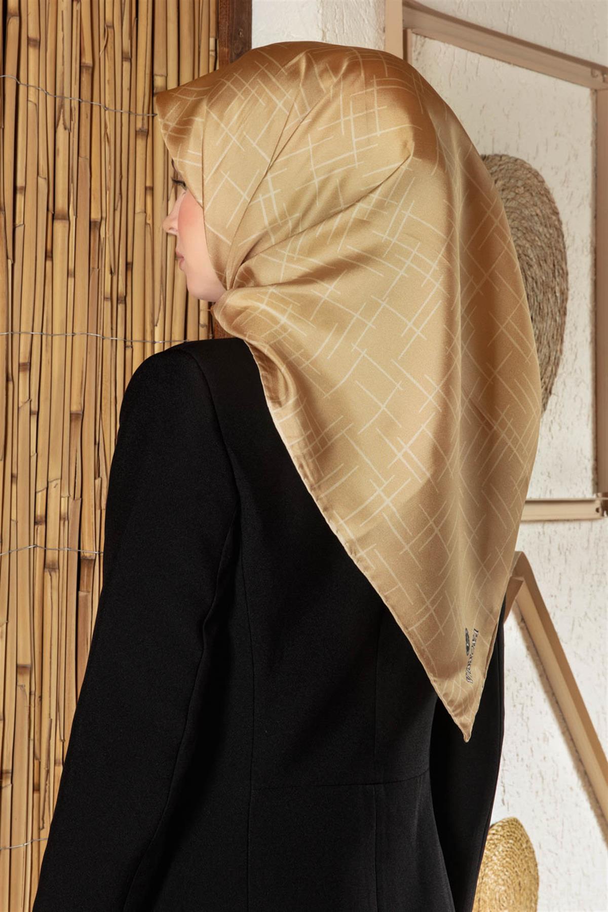 %100 Twill İpek Çizgi Desenli Bej Renkli 90x90 Eşarp Dikim Şekli : El Dikişi