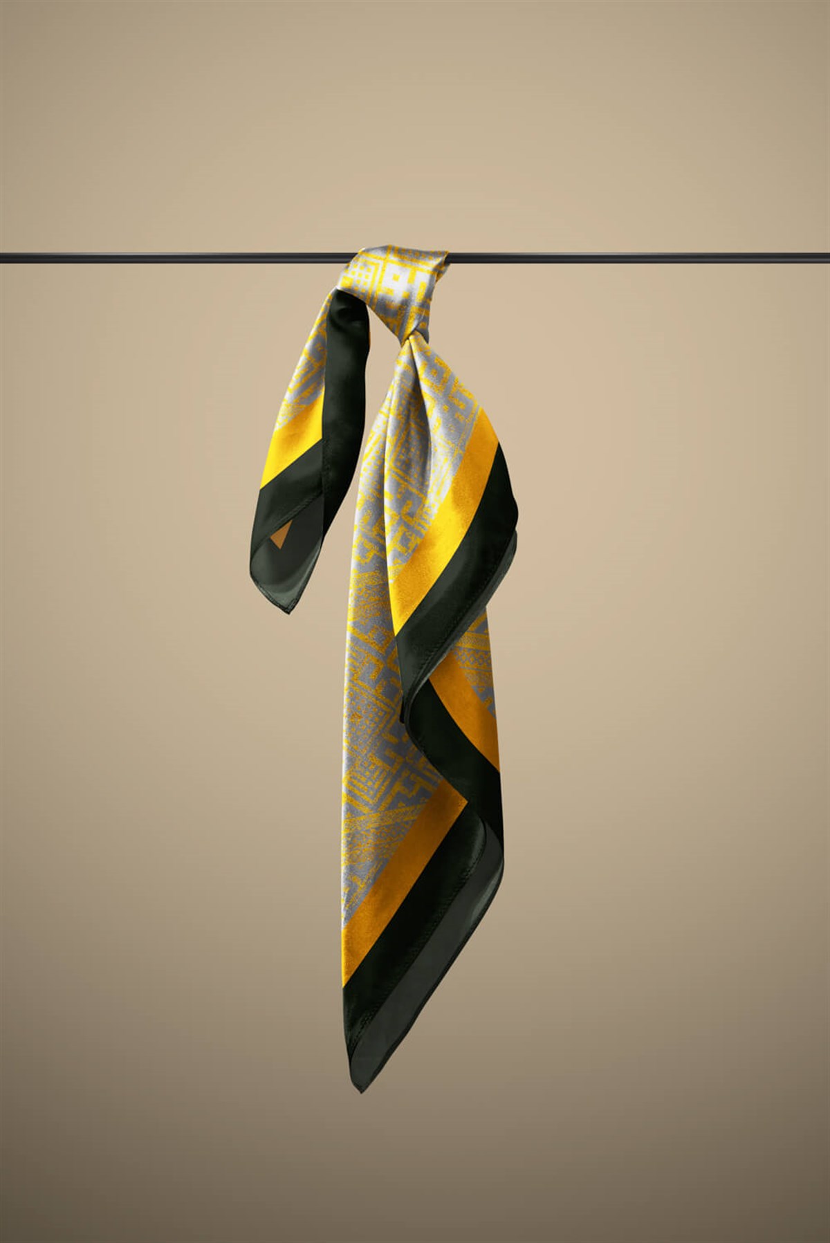 Violla G53 Kadın Turuncu Geometrik Desenli 50x50 Bandana DG01645-2
