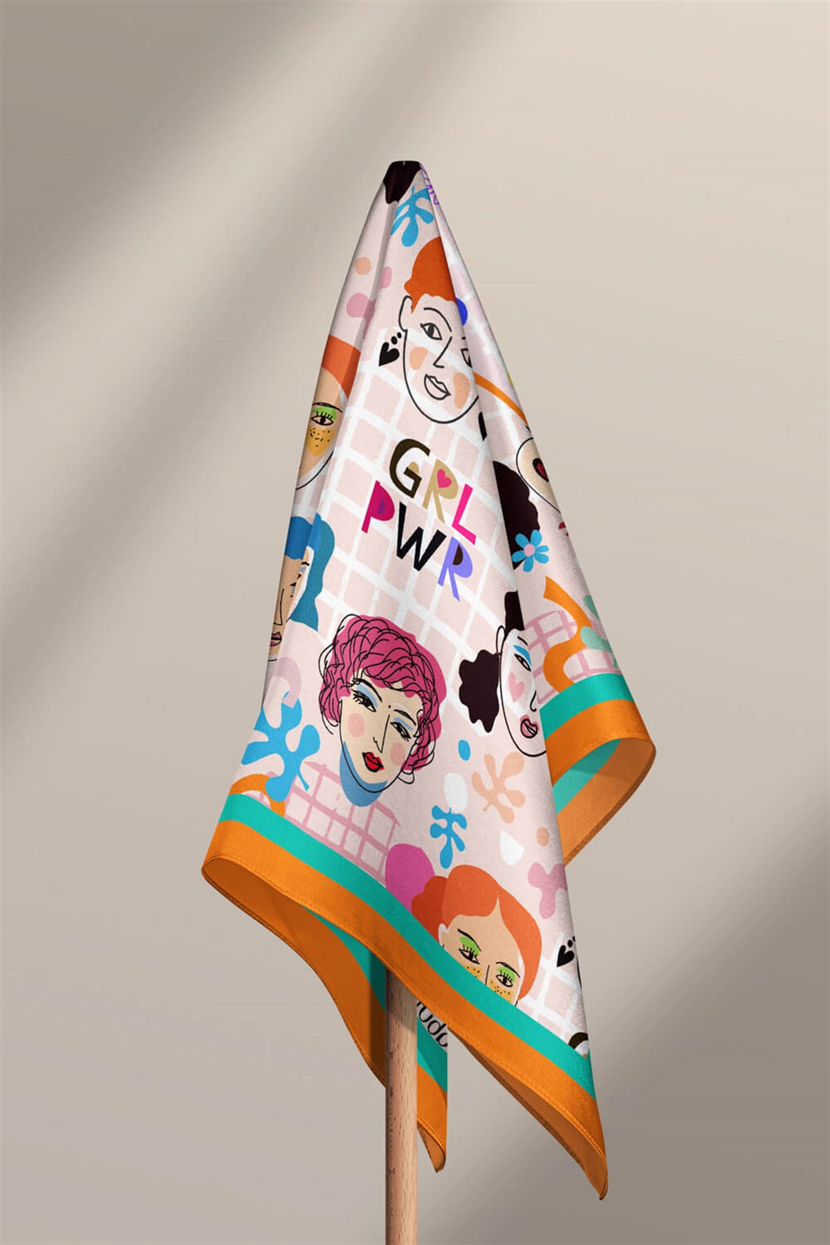 D93 Violla GRL PWR Bandana