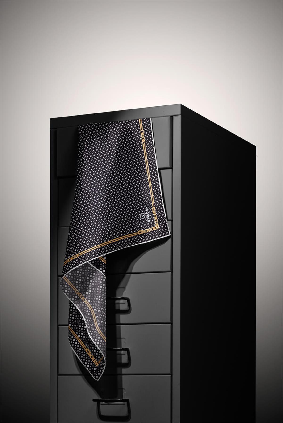 %100 Twill İpek Zincir Desenli Siyah - Krem Renkli 90x90 Eşarp Dikim Şekli : El Dikişi