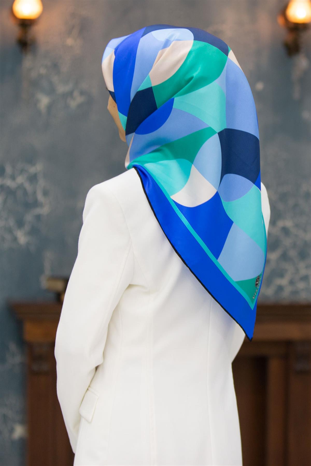 %100 Twill Renk Bloklu Çizgili Desenli Saks - Mint Yeşili Renkli 90x90 Eşarp Dikim Şekli: El Dikişii