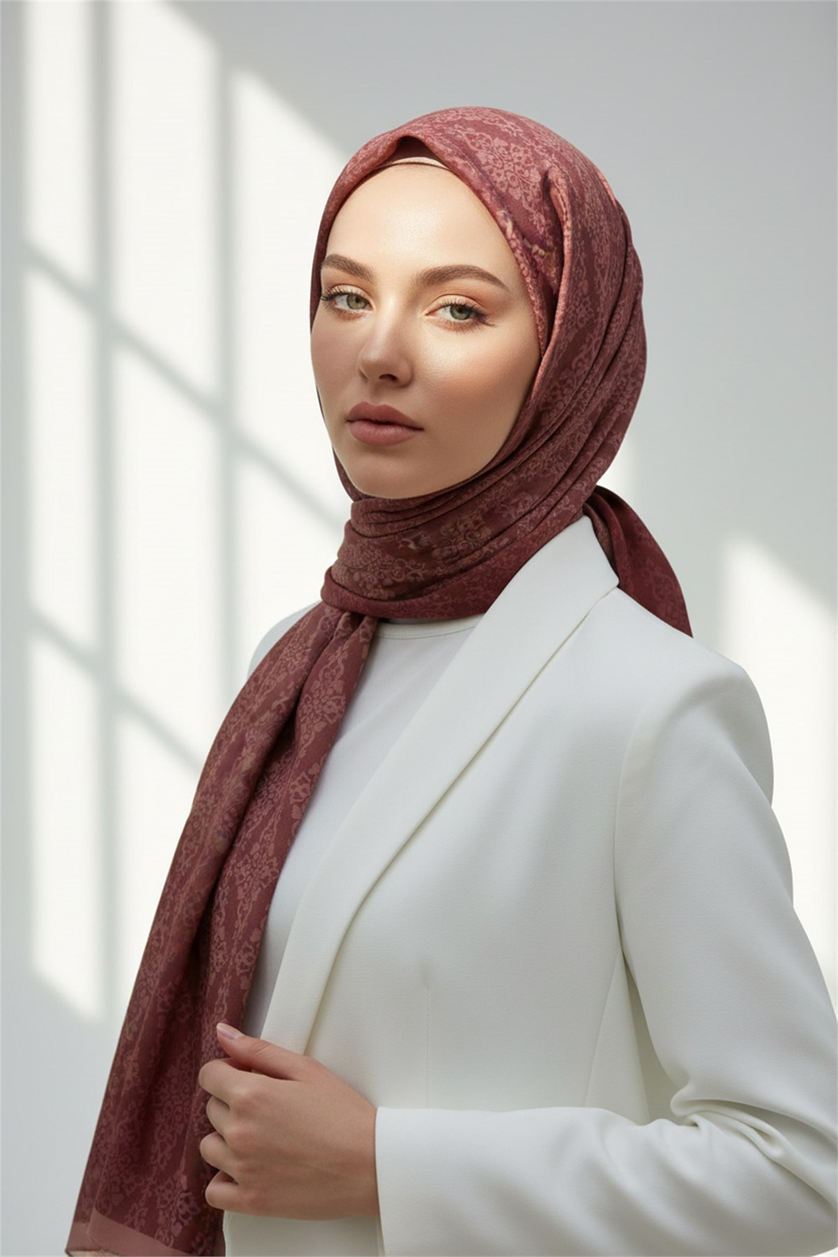 KREP BAROK DESENLİ TABA RENKLİ KIRIŞMAZ ŞAL