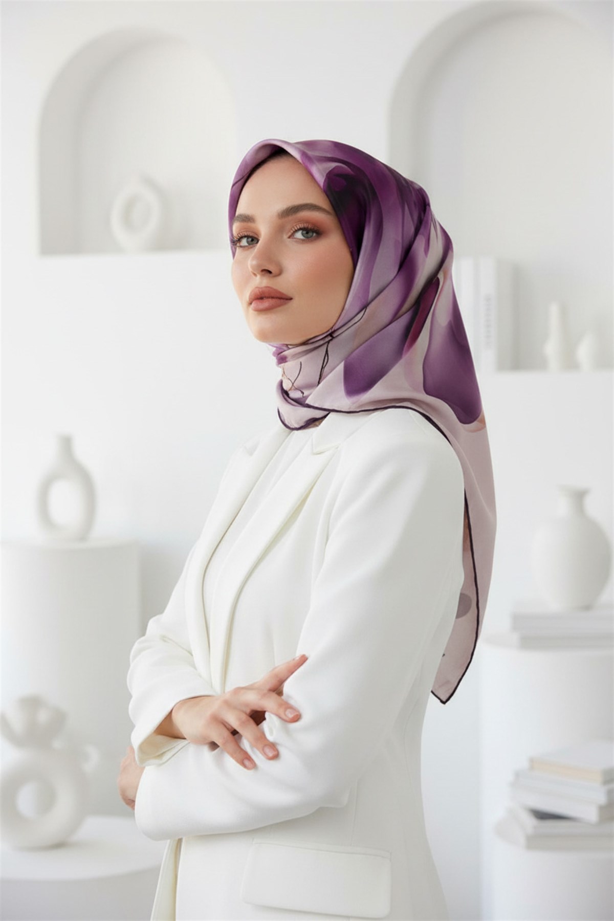%100 Twill İpek Büyük Çiçek Desenli Mürdüm - Lila Renkli 90x90 Eşarp Dikim Şekli : El Dikişi