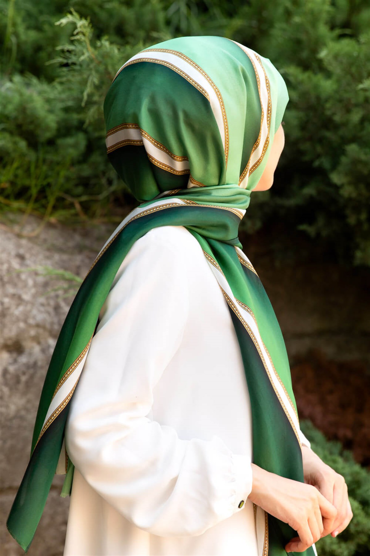 %100 İpek Şerit Desenli Zümrüt Yeşili - Krem Renkli 92x210 Şal