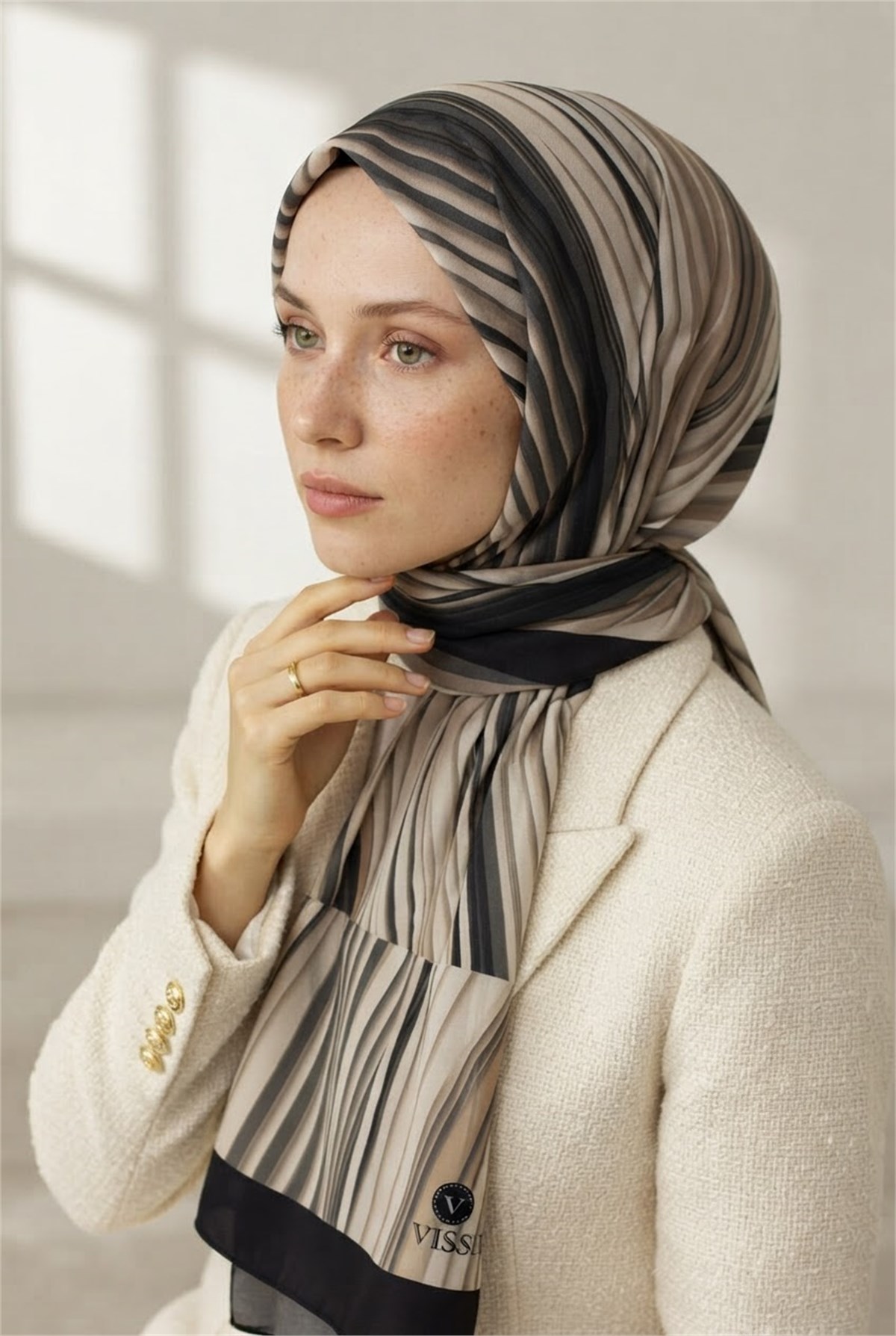 KREP ÇİZGİLİ DESENLİ SİYAH RENKLİ 75X195 KIRIŞMAZ ŞAL