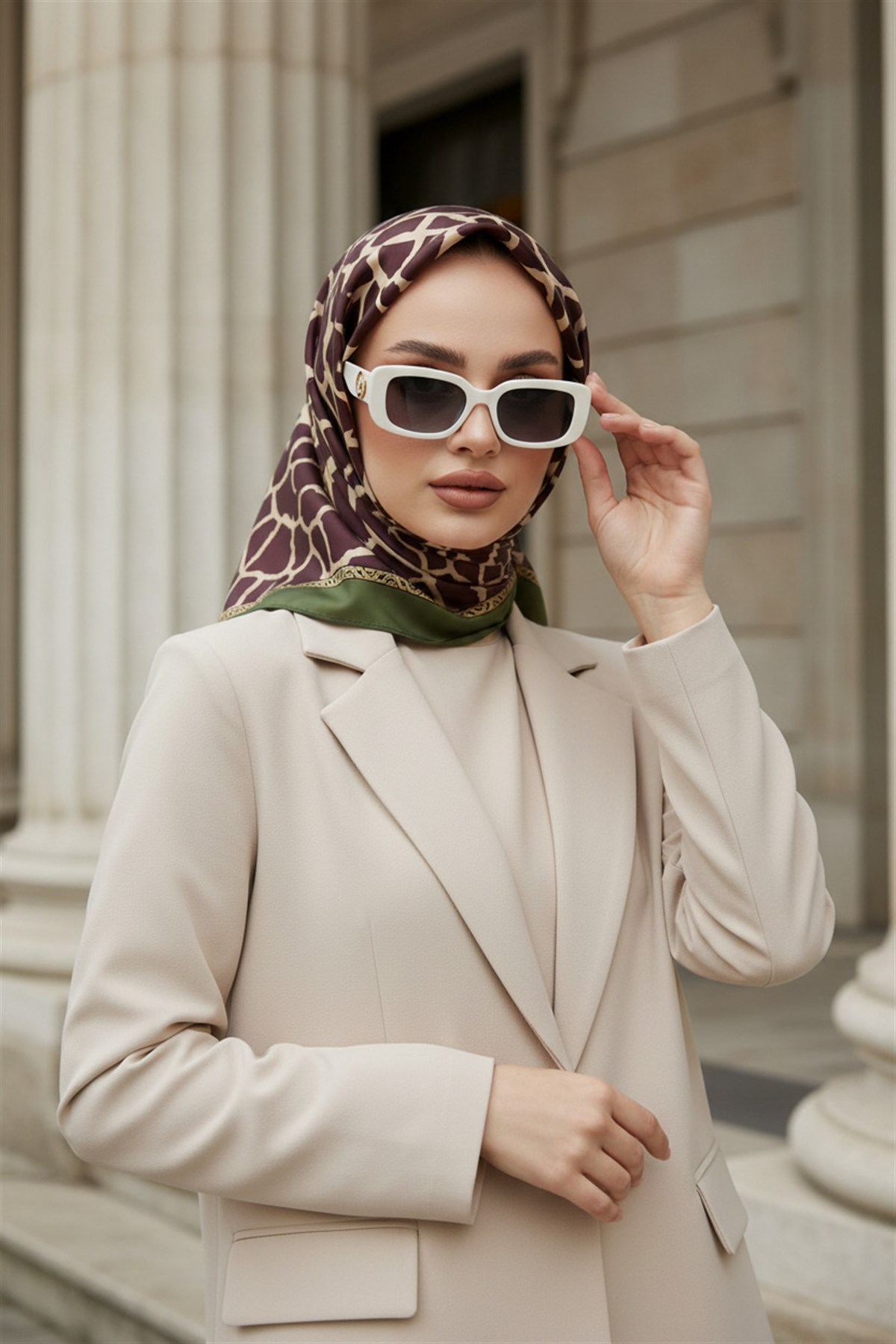 %100 Twill Taş Desenli Bej - Haki Renkli 90x90 Eşarp Dikim Şekli: El Dikişi