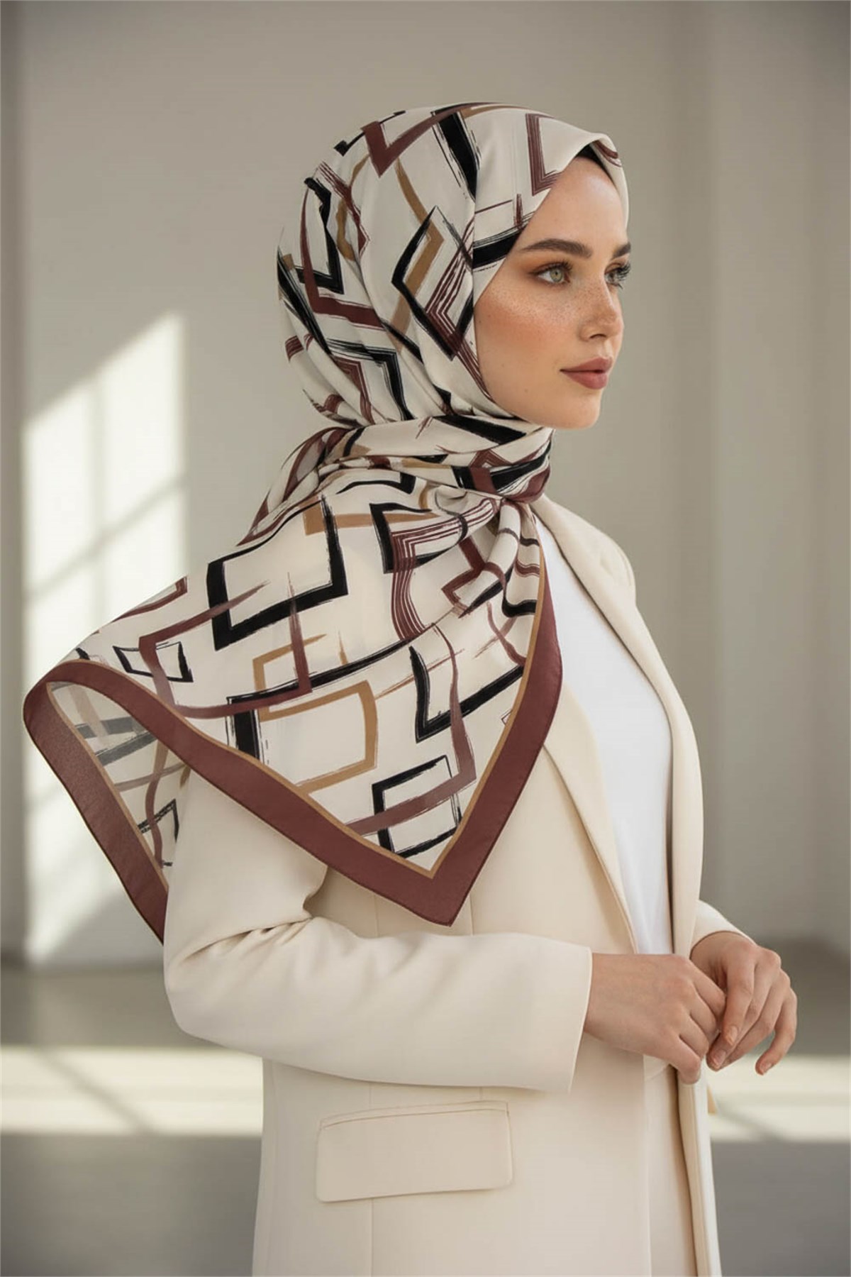 KREP GEOMETRİK DESENLİ GÜL KURUSU RENKLİ 75X195 KIRIŞMAZ ŞAL