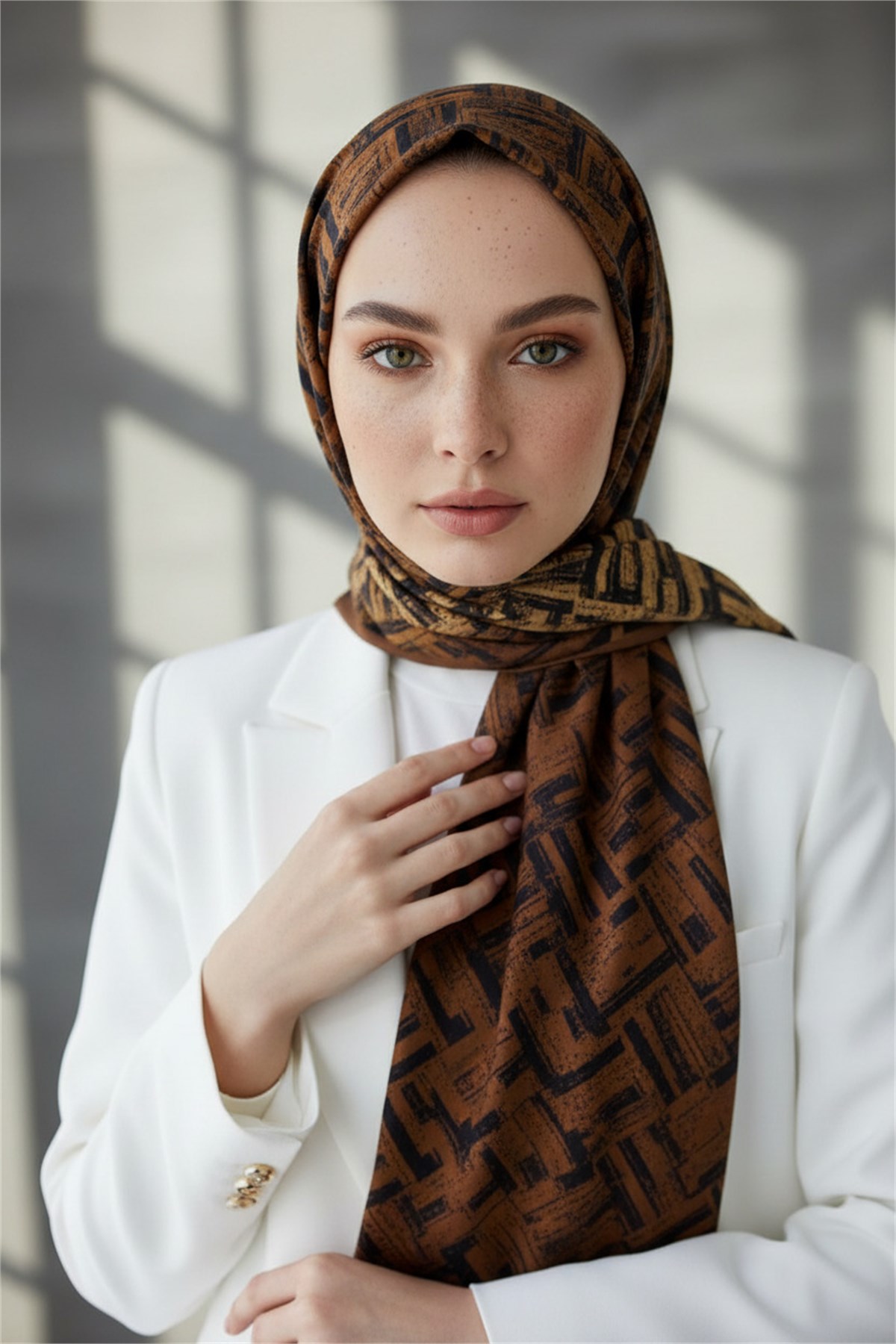 KREP DEGRADELİ ÇİZGİ DESENLİ TABA RENKLİ 75X195 KIRIŞMAZ ŞAL