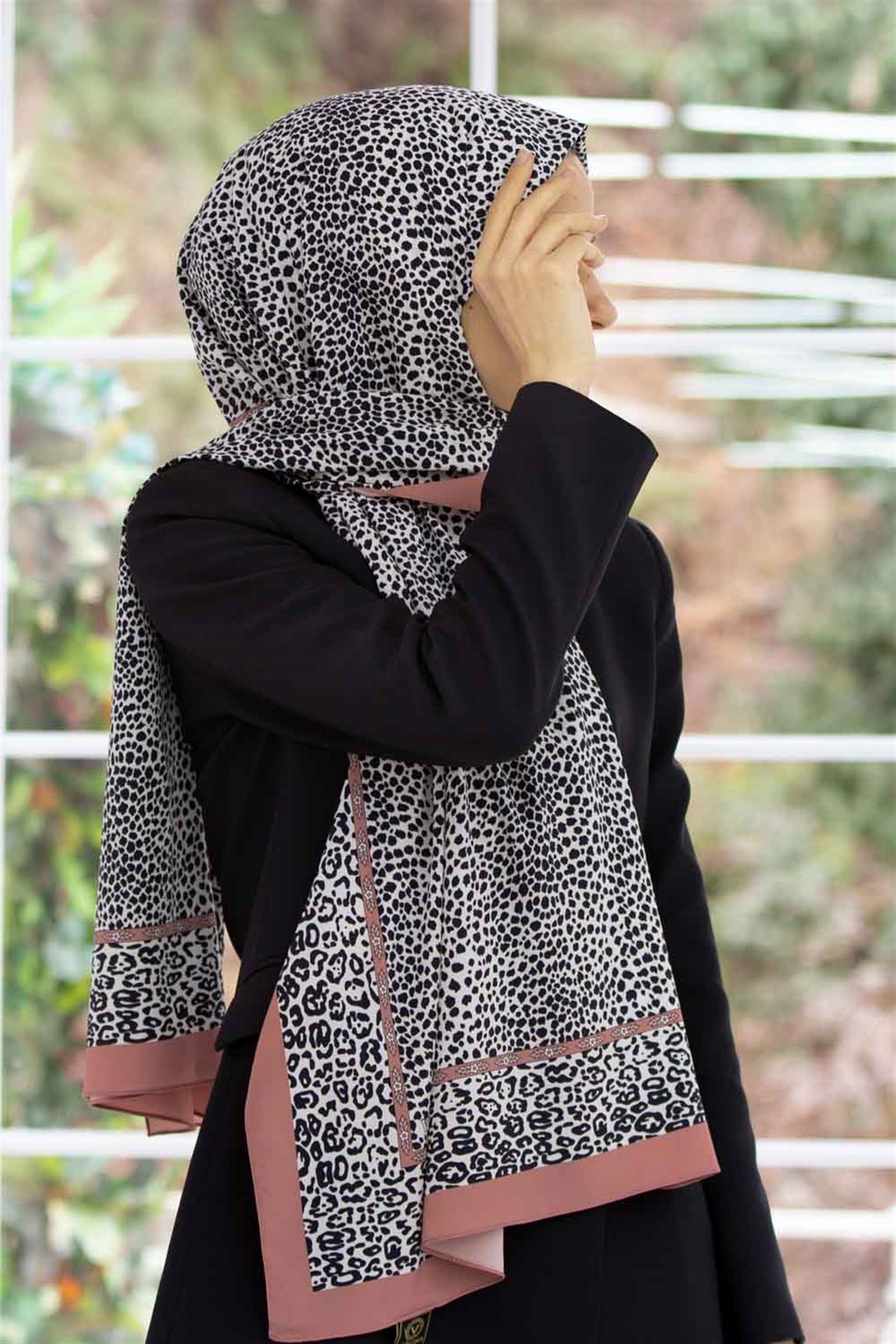 KREP LEOPAR DESENLİ TABA RENKLİ 75X195 KIRIŞMAZ ŞAL