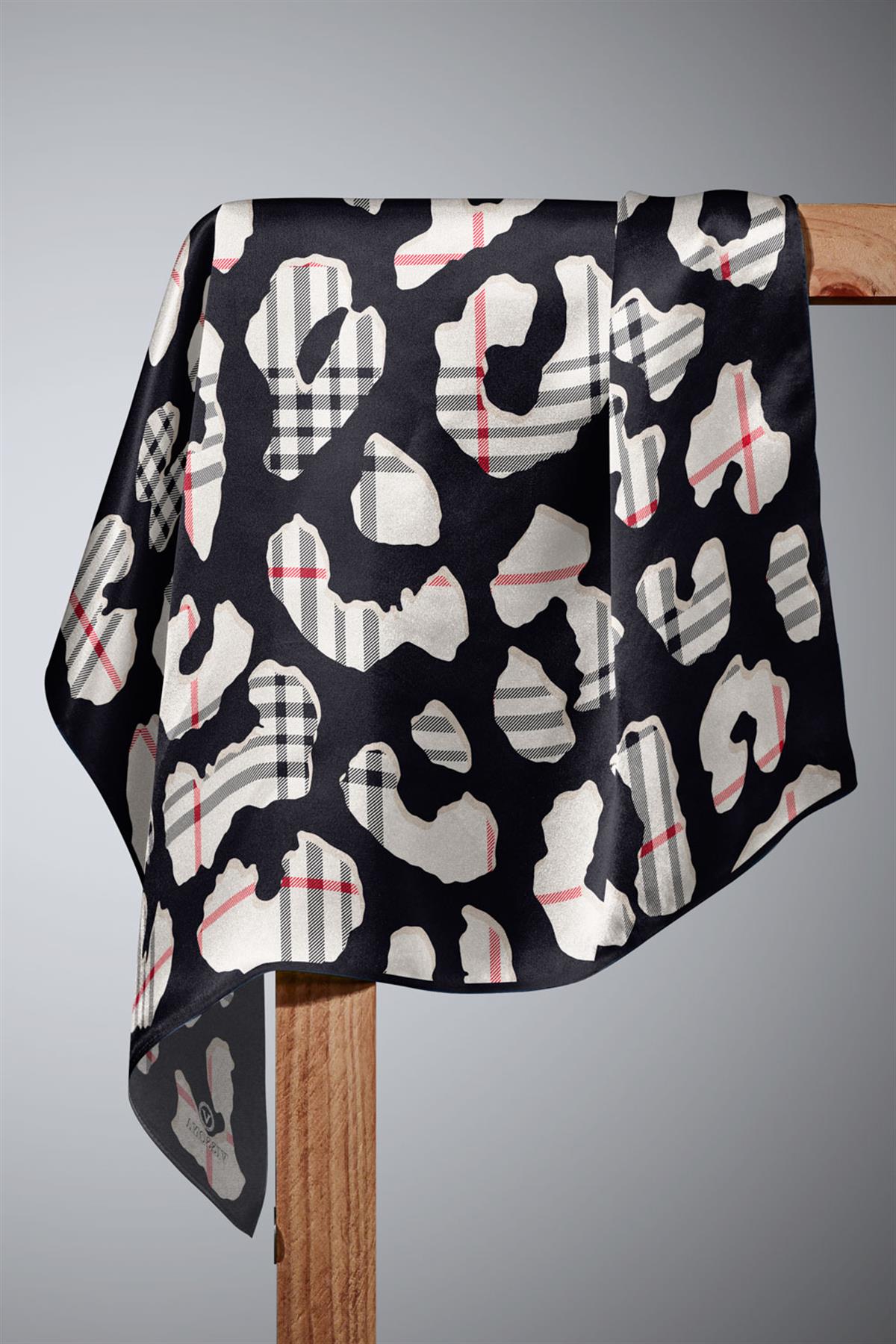 %100 Twill İpek Leopar Desenli Siyah - Krem Renkli 90x90 Eşarp Dikim Şekli : El Dikişi