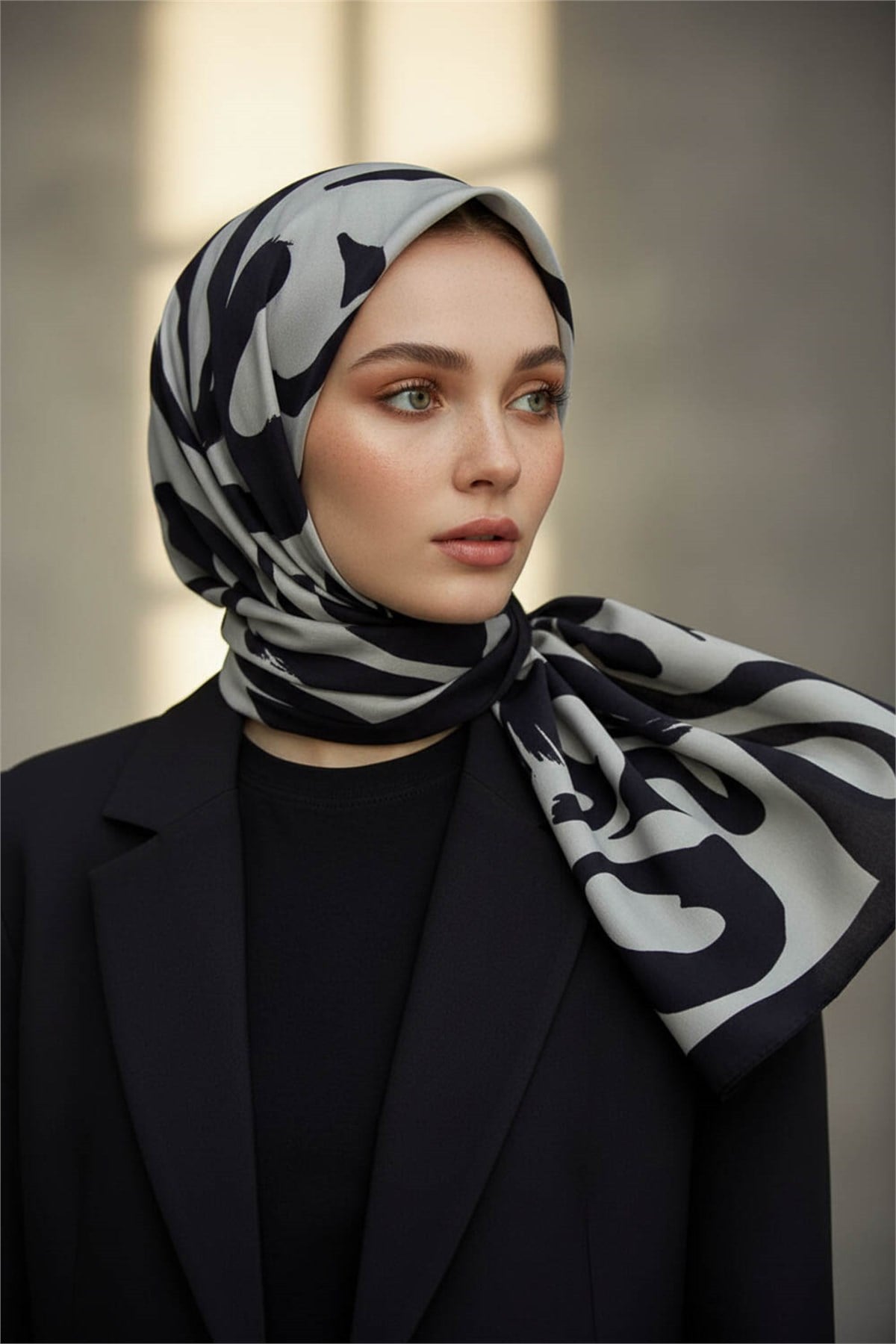 KREP FIRÇA DARBESİ DESENLİ GÜMÜŞ RENKLİ 75X195 KIRIŞMAZ ŞAL