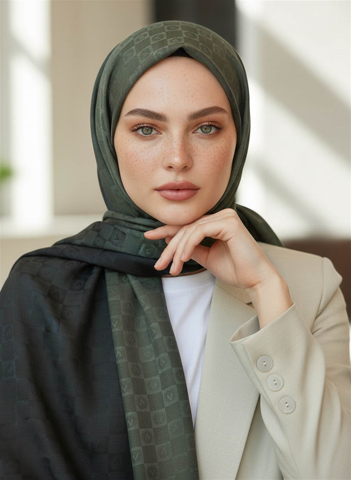 Vissona %57 İPEK %43 PAMUK Degrade Desenli Haki Renkli Şal -  70x190 Dikiş Tipi İtalyan Dikişli