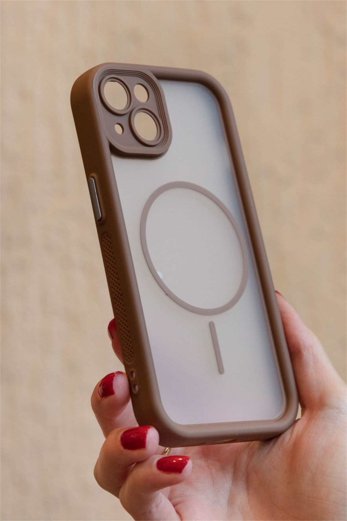 iPhone 15 Kılıf – Kamera Korumalı – MagSafe Uyumlu – Haki Renk – Mat Silikon Telefon Kılıfı