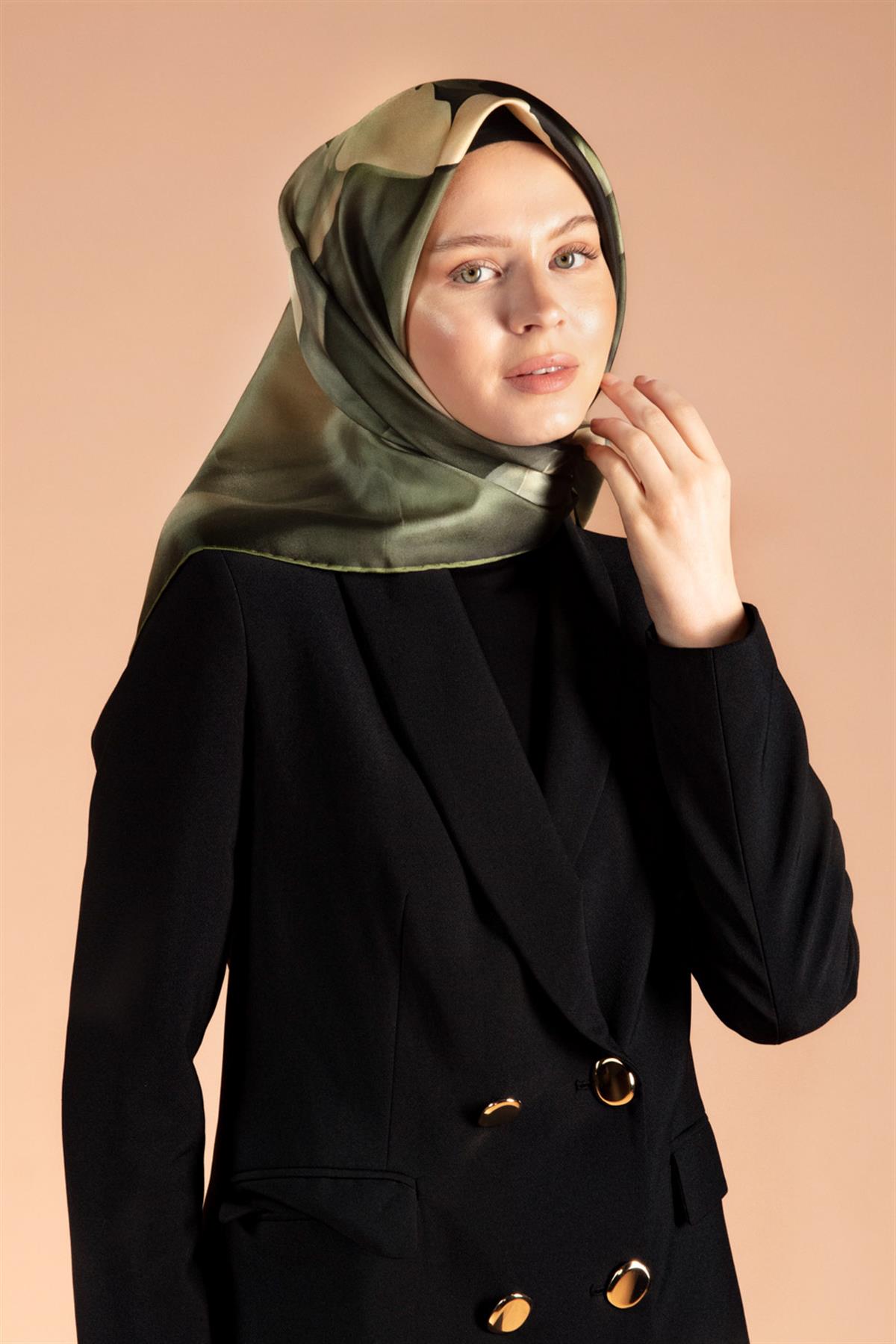 %100 Twill İpek Yaprak Desenli Haki Yeşili Renkli 90x90 Eşarp Dikim Şekli : El Dikişi