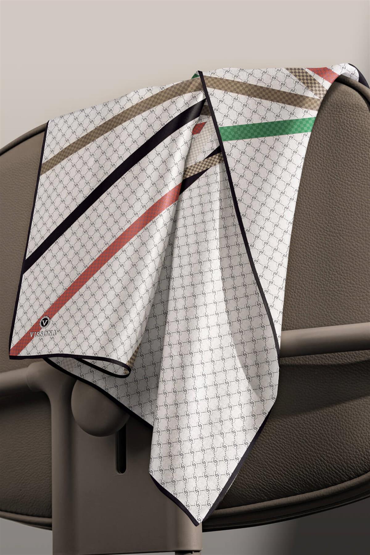 %100 Twill İpek Monogram Ve Şerit Desenli Taba - Siyah Renkli 90x90 Eşarp Dikim Şekli : El Dikişi