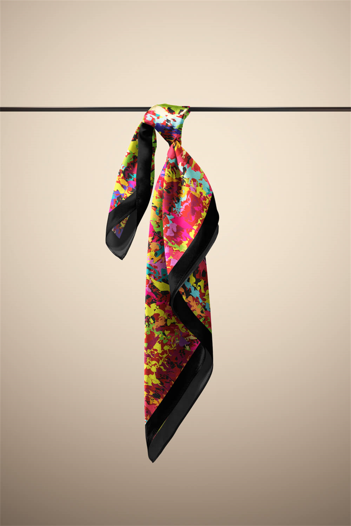 C71 Kadın Yağlı Boya Desenli Bandana 50x50 Pembe Yeşil DG0256-22