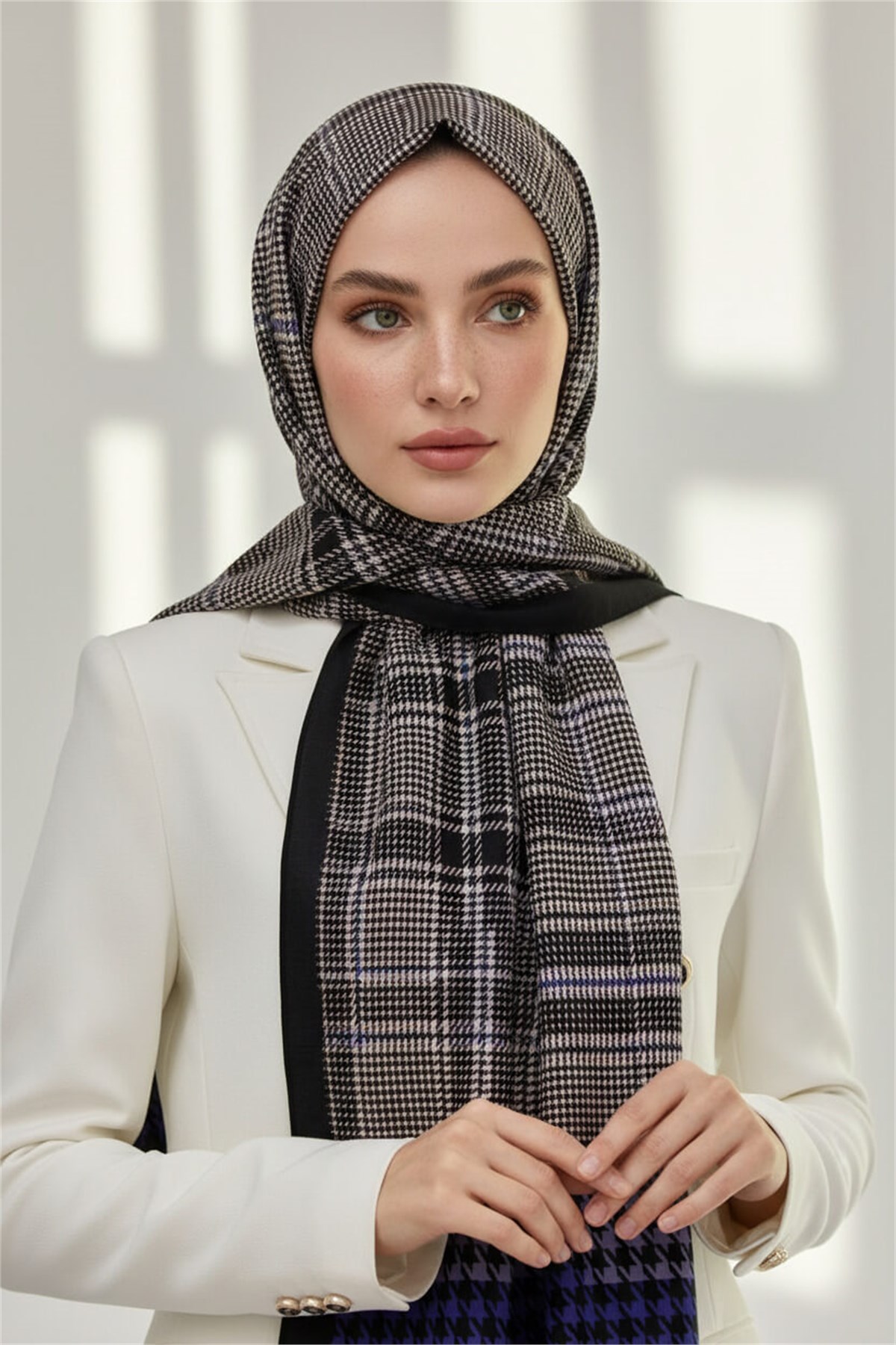KREP EKOSELİ KAZAYAK DESENLİ SAKS RENKLİ 75X195 KIRIŞMAZ ŞAL