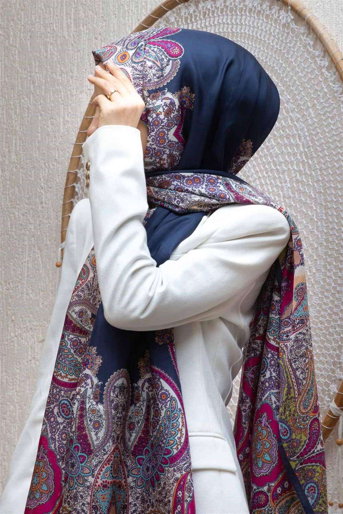 100% İpek Etro Desenli Lacivert Renkli 92x210 Şal