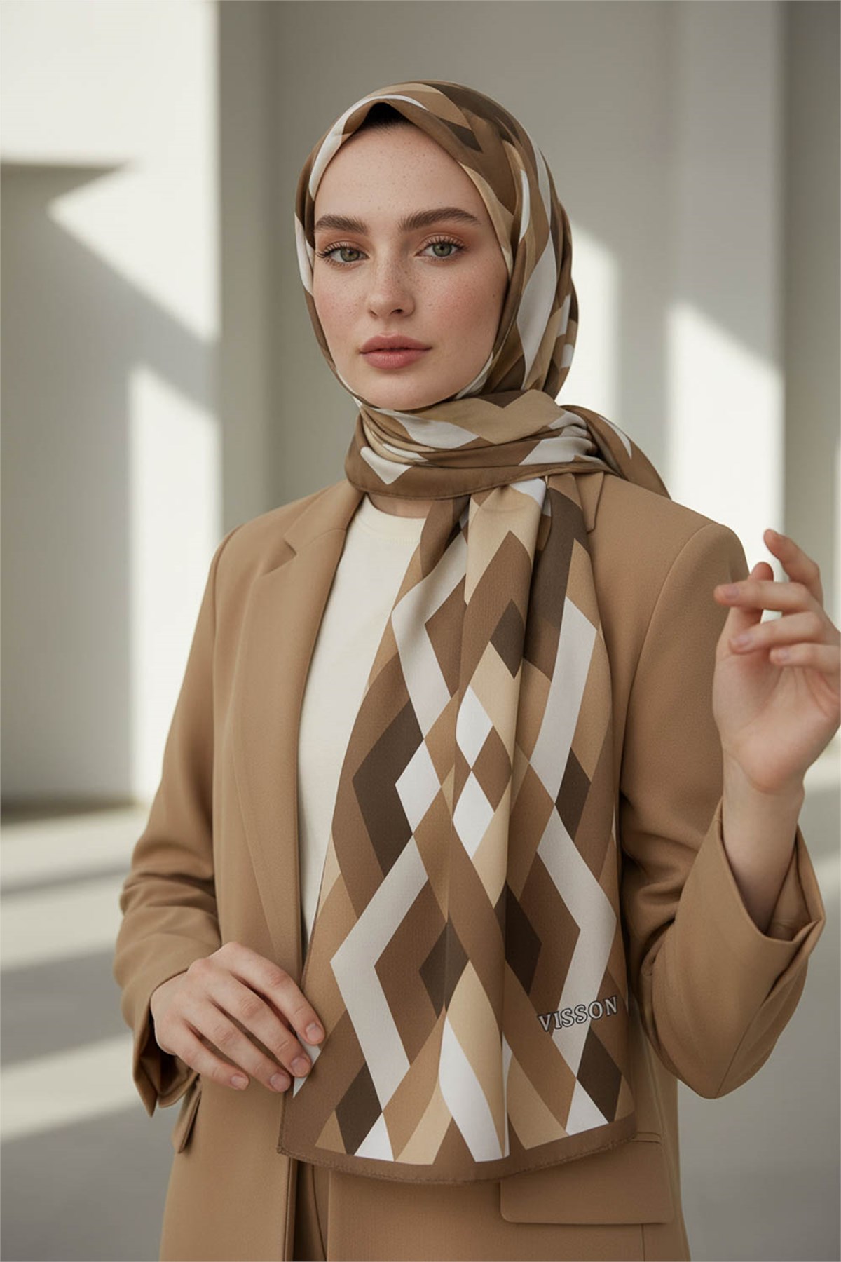 KREP GEOMETRİK DESENLİ HARDAL RENKLİ 75X195 KIRIŞMAZ ŞAL