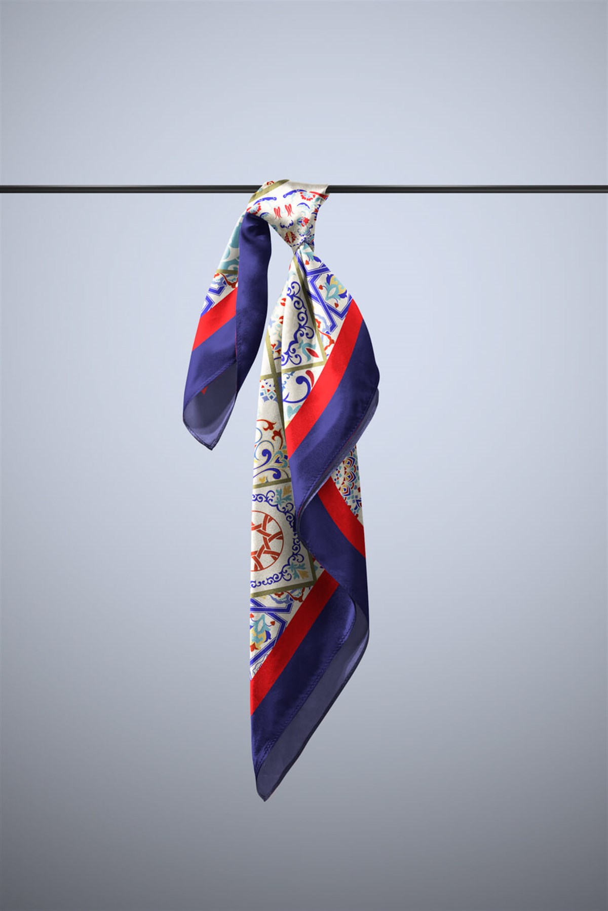 G5 Kadın Lacivert Turuncu Çini Desenli 50x50 Bandana DG0835