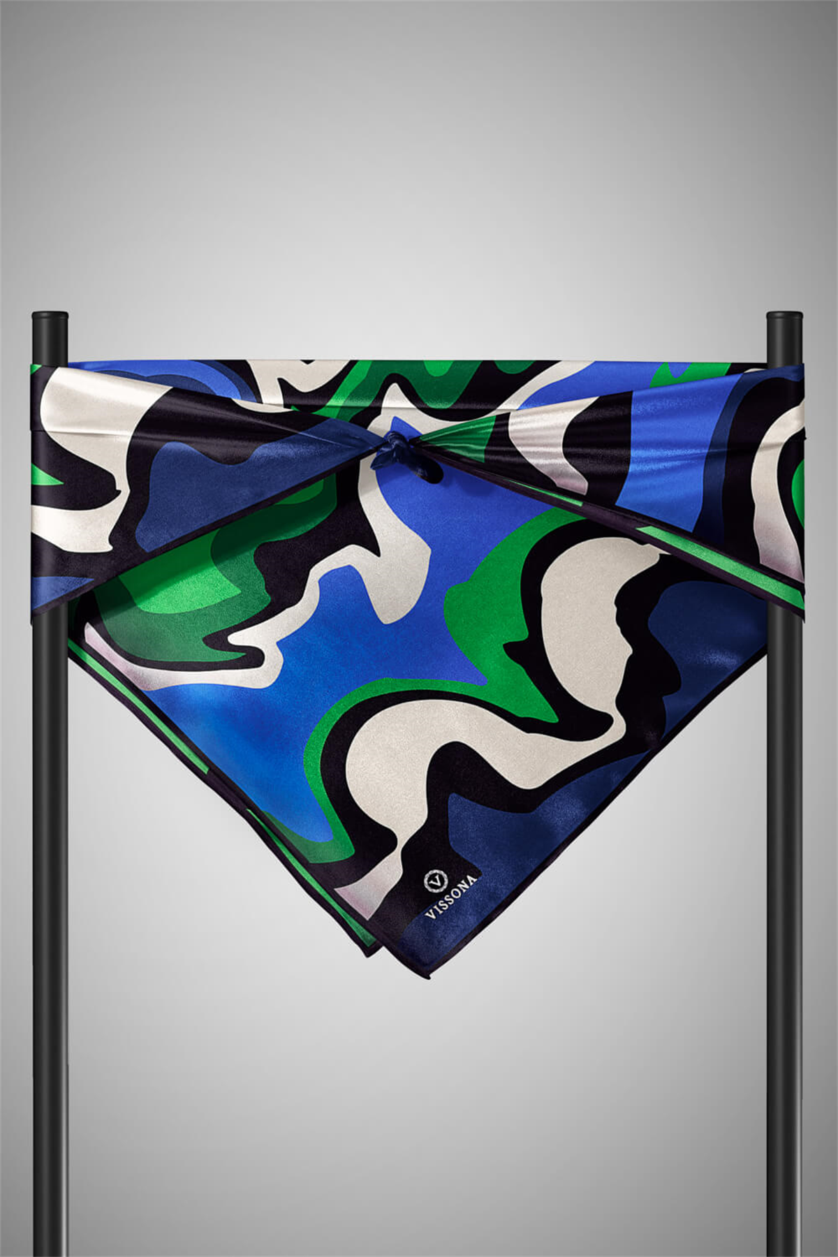 % 57 İPEK % 43 VİSKON Twill İpek Dalga Desenli Saks - Zümrüt Yeşili Renkli 90x90 Dikim Şekli : El Dikişi Eşarp