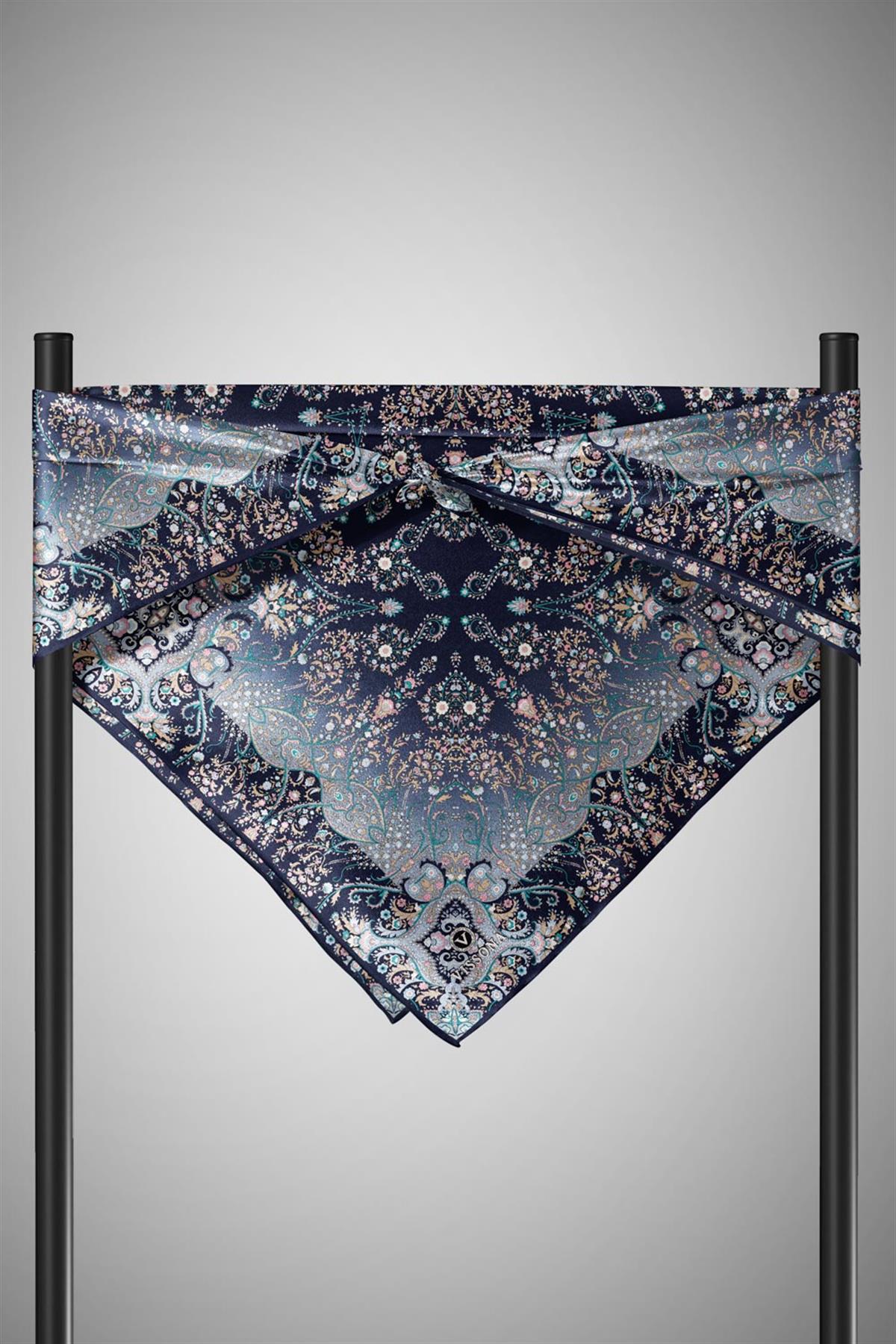 %100 Twill İpek Şal Desenli Lacivert - İndigo Renkli 90x90 Eşarp Dikim Şekli : El Dikişi