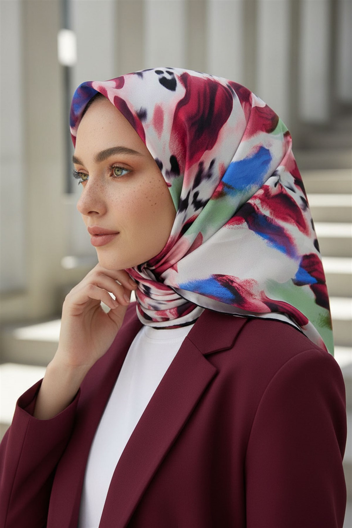 %100 Twill İpek Batik Desenli Bordo - Saks Renkli 90x90 Eşarp Dikim Şekli : El Dikişi