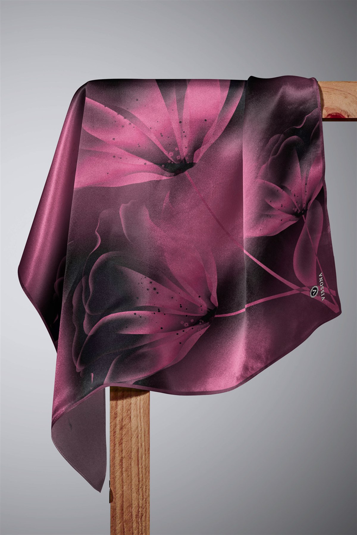 %100 Twill İpek Çiçek Desenli Gül Kurusu Renkli 90x90 Eşarp Dikim Şekli : El Dikişi